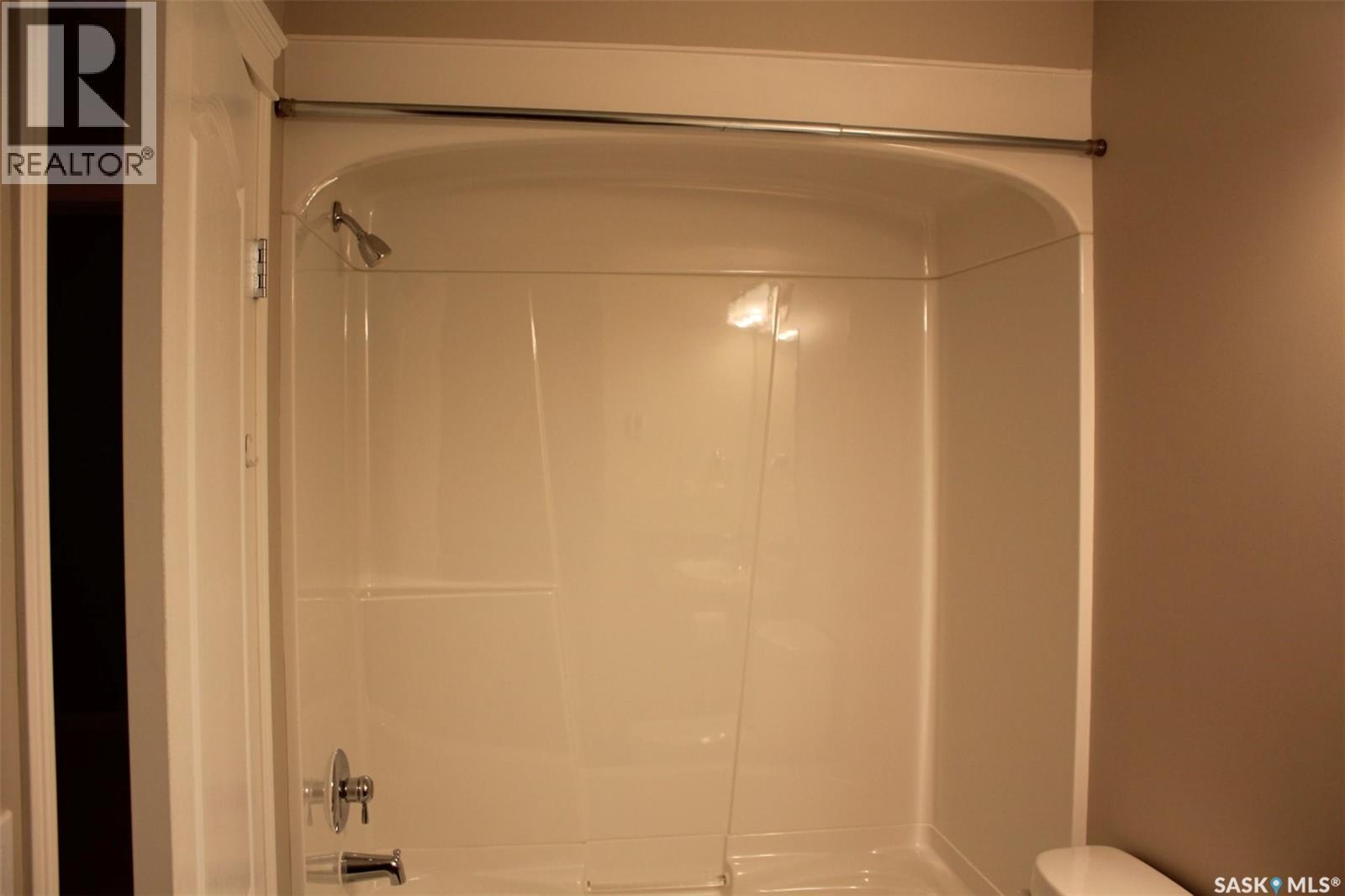 218 802 Heritage Crescent, Saskatoon, SK - Indoor Photo Showing Bathroom