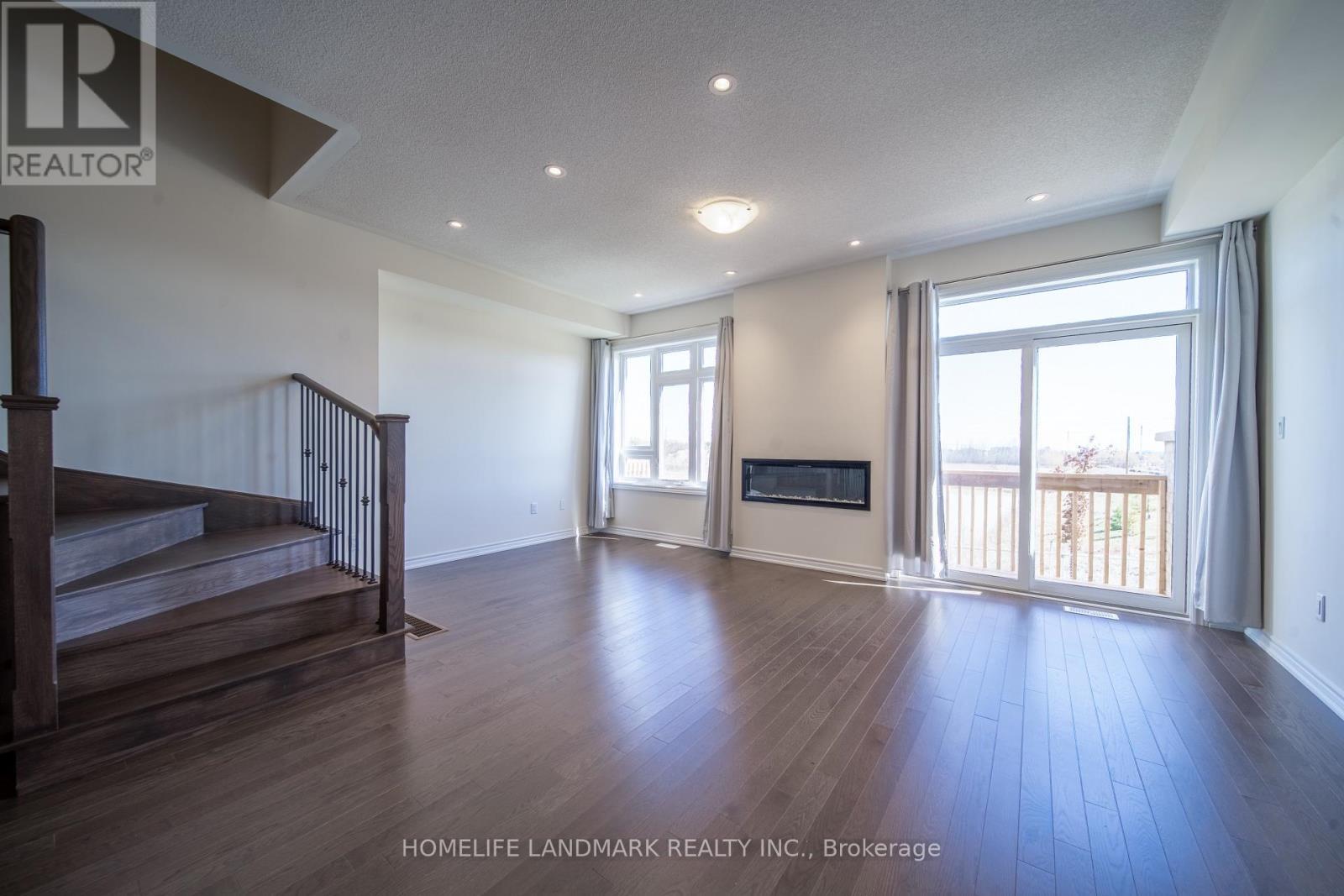 1195 Rexton Drive, Oshawa, ON