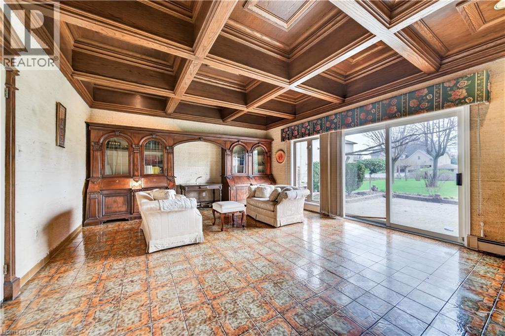 213 Stone Church Road W, Hamilton, ON - Indoor