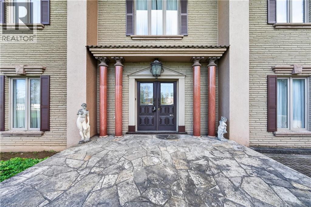 213 Stone Church Road W, Hamilton, ON - Outdoor