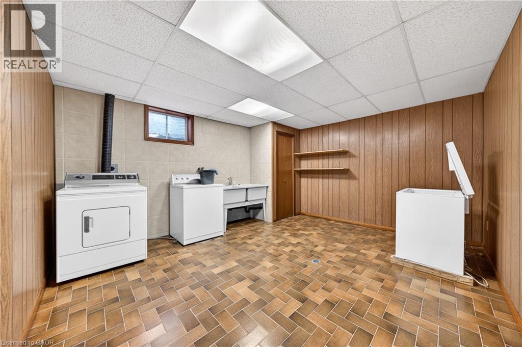 213 Stone Church Road W, Hamilton, ON - Indoor