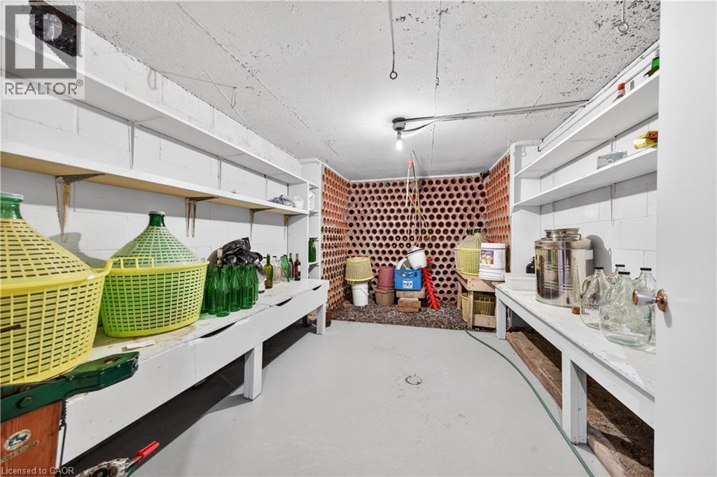 213 Stone Church Road W, Hamilton, ON - Indoor