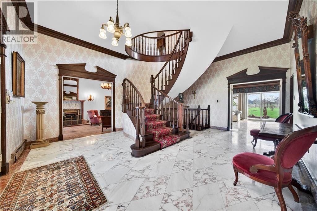 213 Stone Church Road W, Hamilton, ON - Indoor Photo Showing Other Room