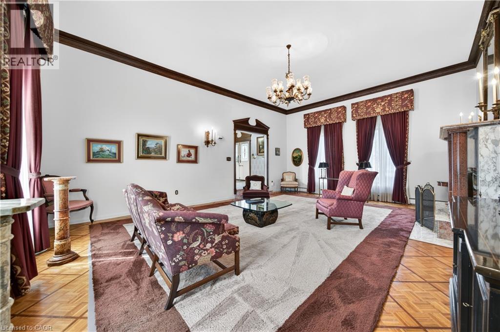 213 Stone Church Road W, Hamilton, ON - Indoor