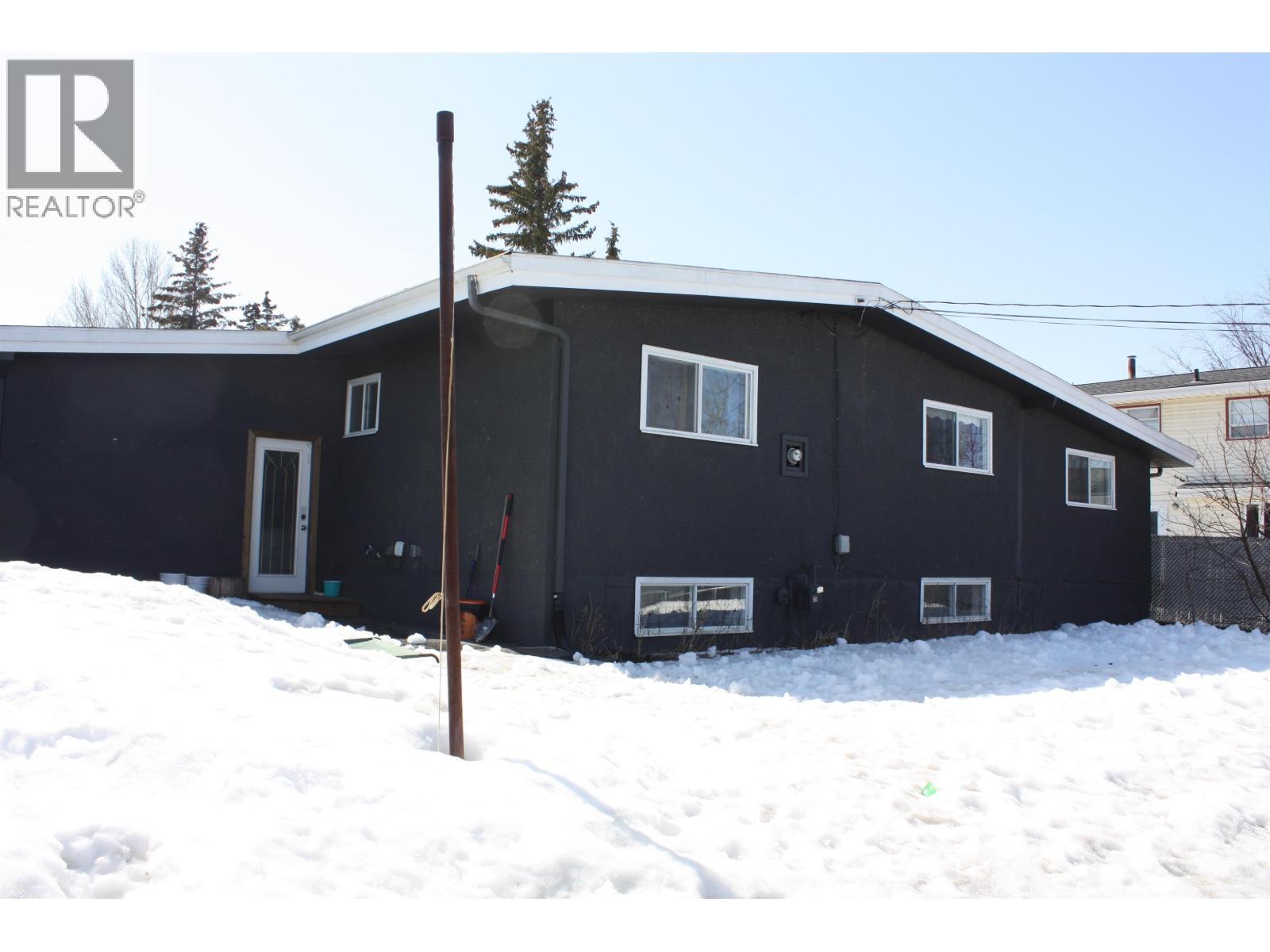 9516 113 Avenue, Fort St. John, BC - Outdoor With Exterior