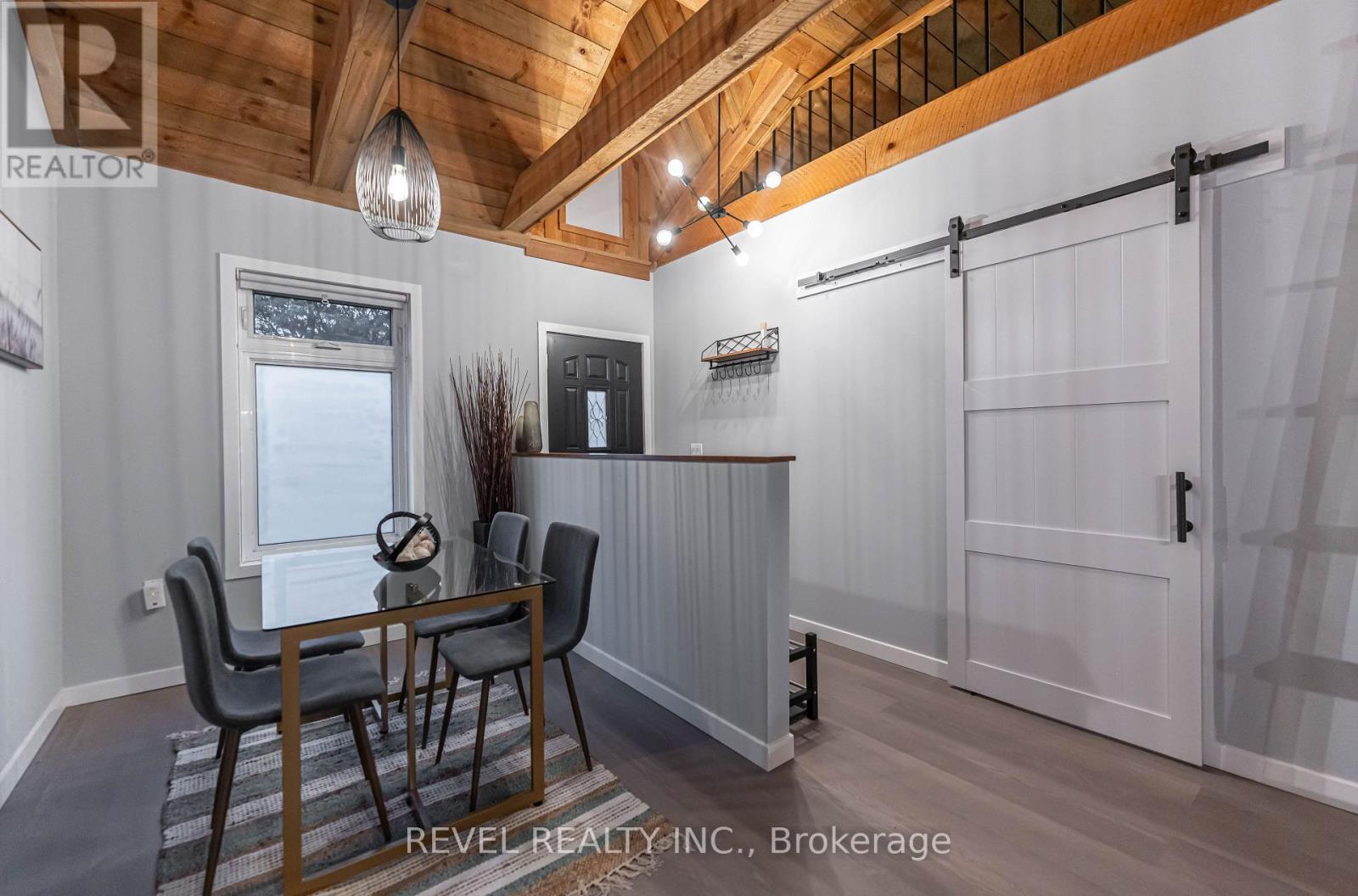 329 Main Street W, Hamilton, ON - Indoor