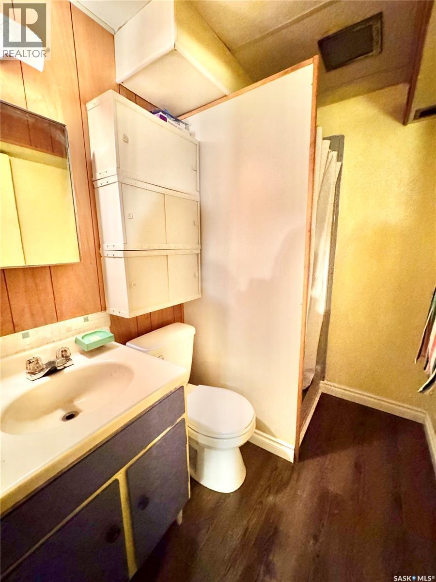586 Laurier Drive, Prince Albert, SK - Indoor Photo Showing Bathroom