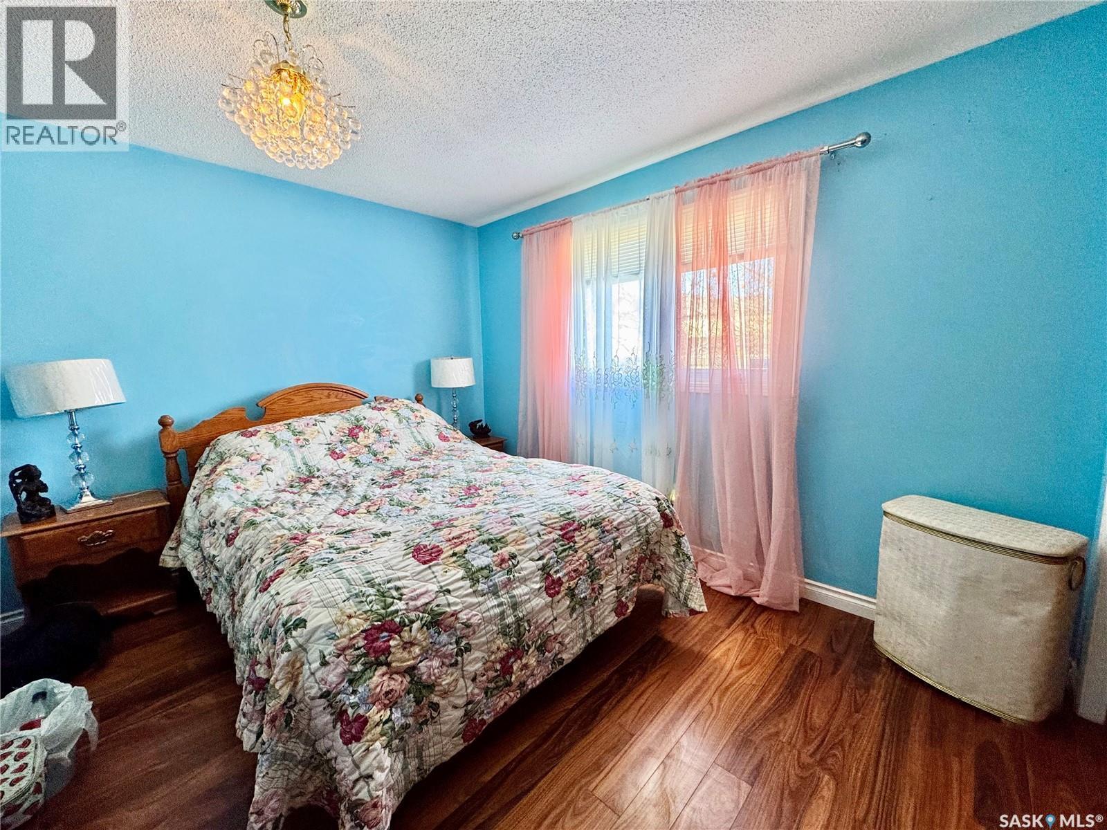 586 Laurier Drive, Prince Albert, SK - Indoor Photo Showing Bedroom