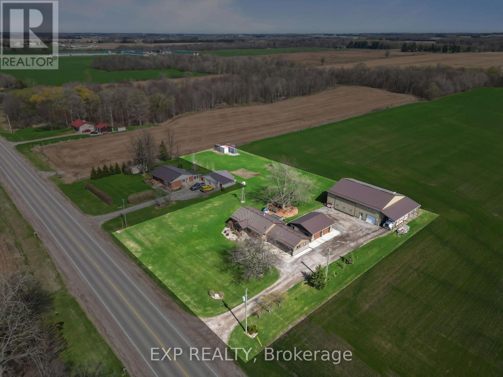 Lot Lines are Approximate - 9221 Hickory Drive, Strathroy-Caradoc, ON - With View