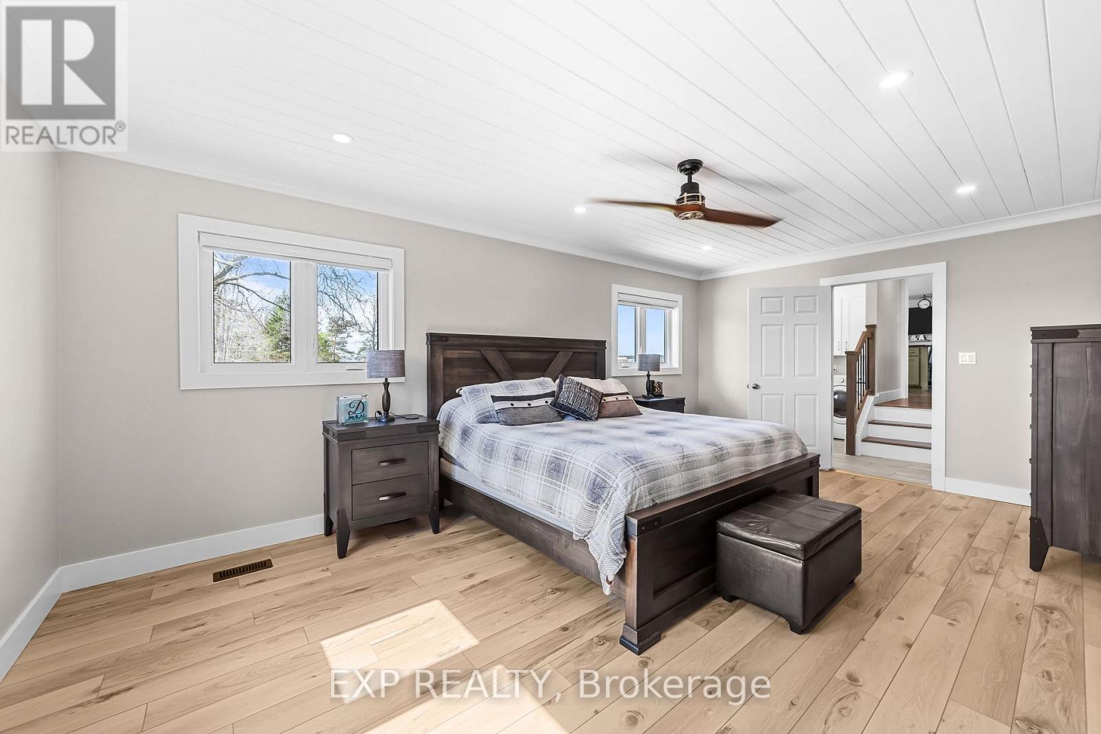 9221 Hickory Drive, Strathroy-Caradoc, ON - Indoor Photo Showing Bedroom