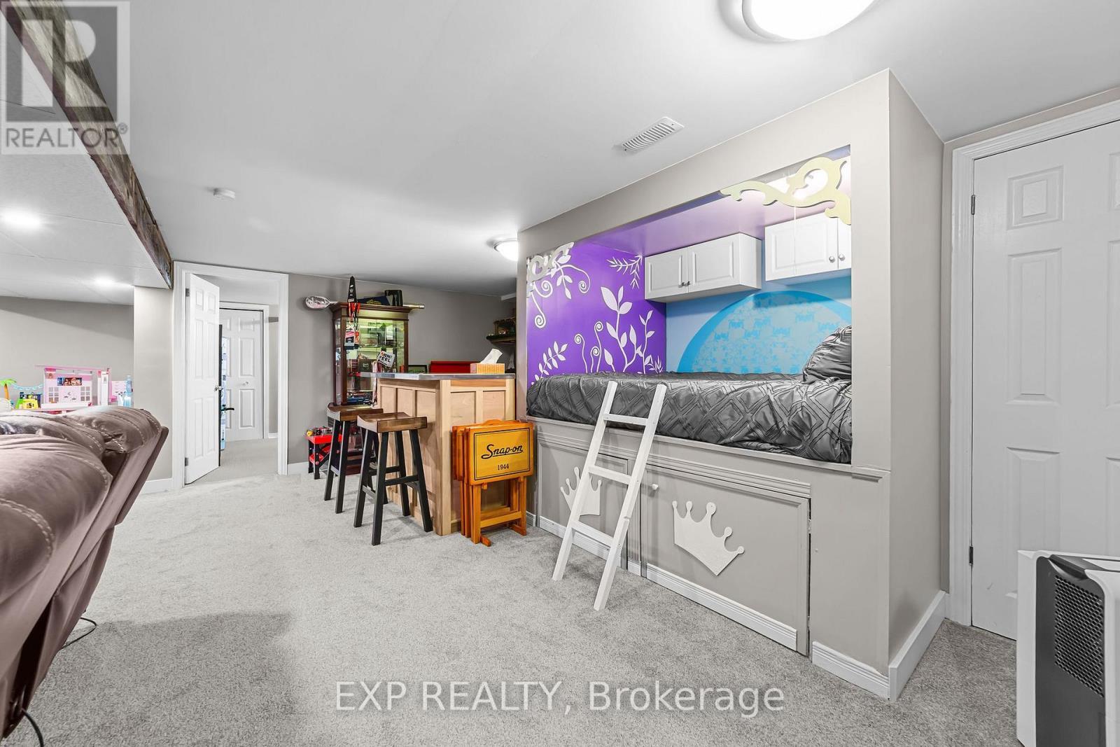 9221 Hickory Drive, Strathroy-Caradoc, ON - Indoor