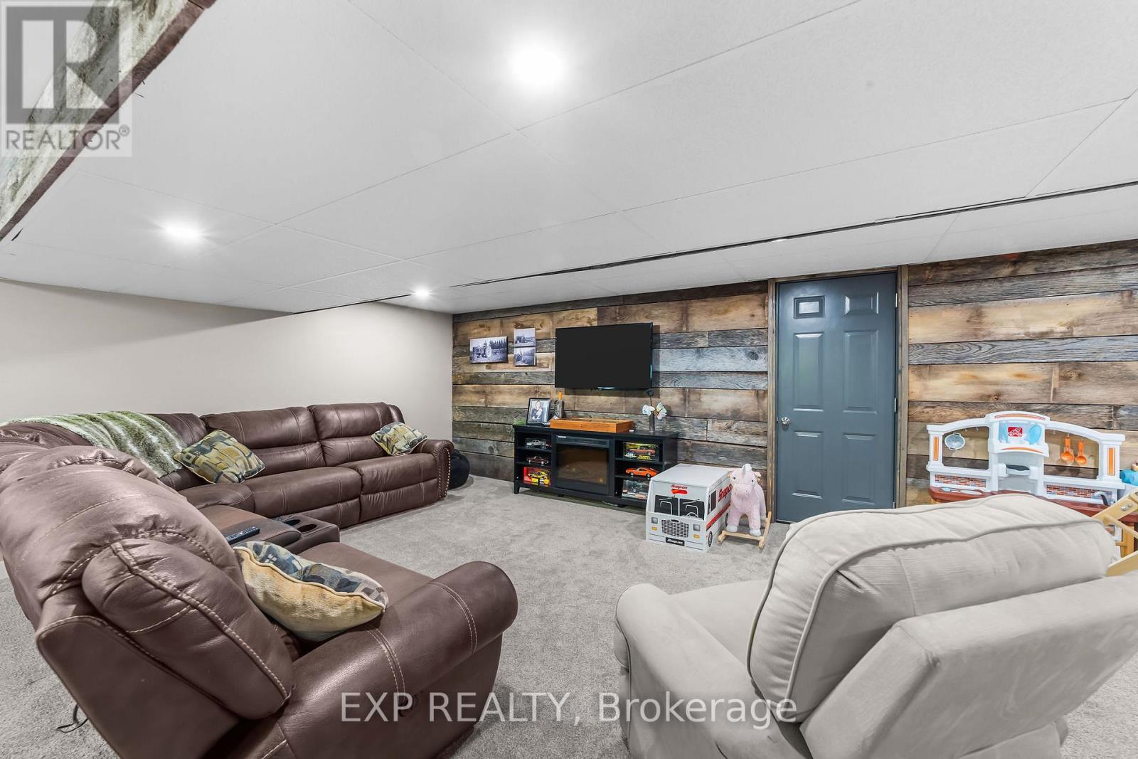 9221 Hickory Drive, Strathroy-Caradoc, ON - Indoor Photo Showing Basement