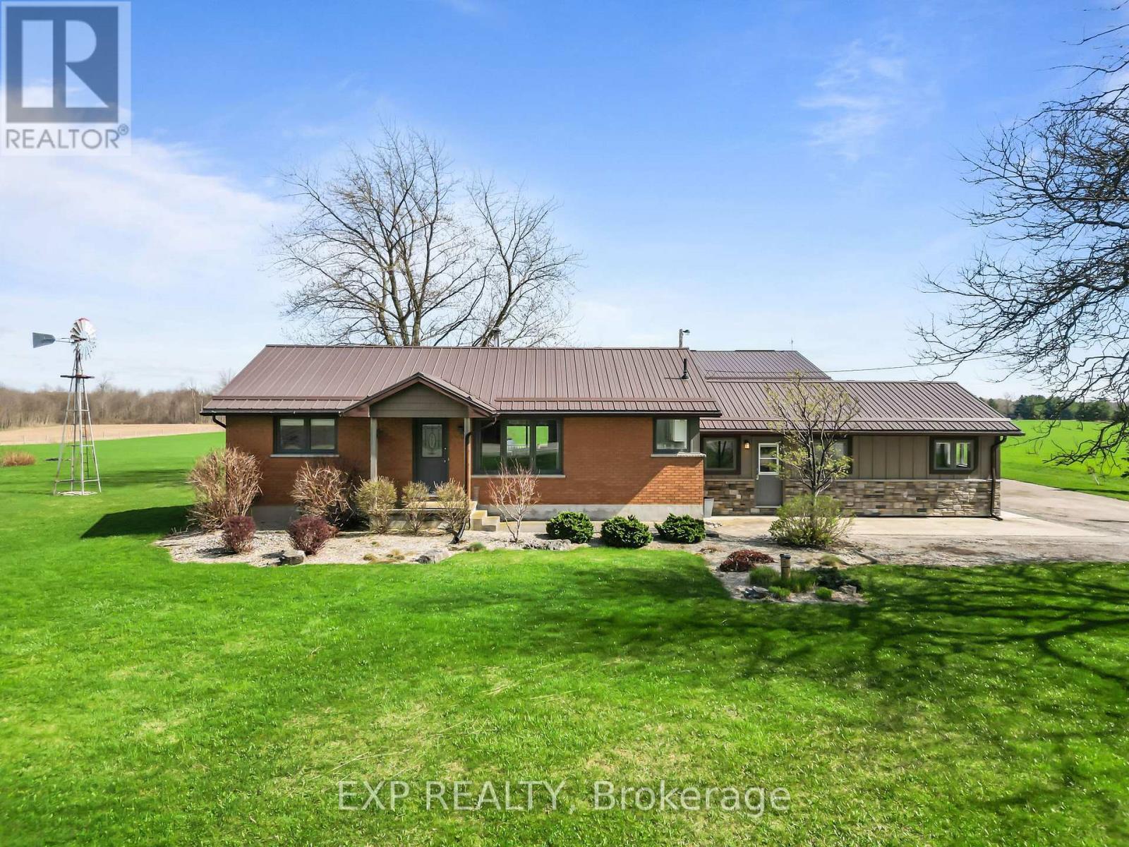 9221 Hickory Drive, Strathroy-Caradoc, ON - Outdoor