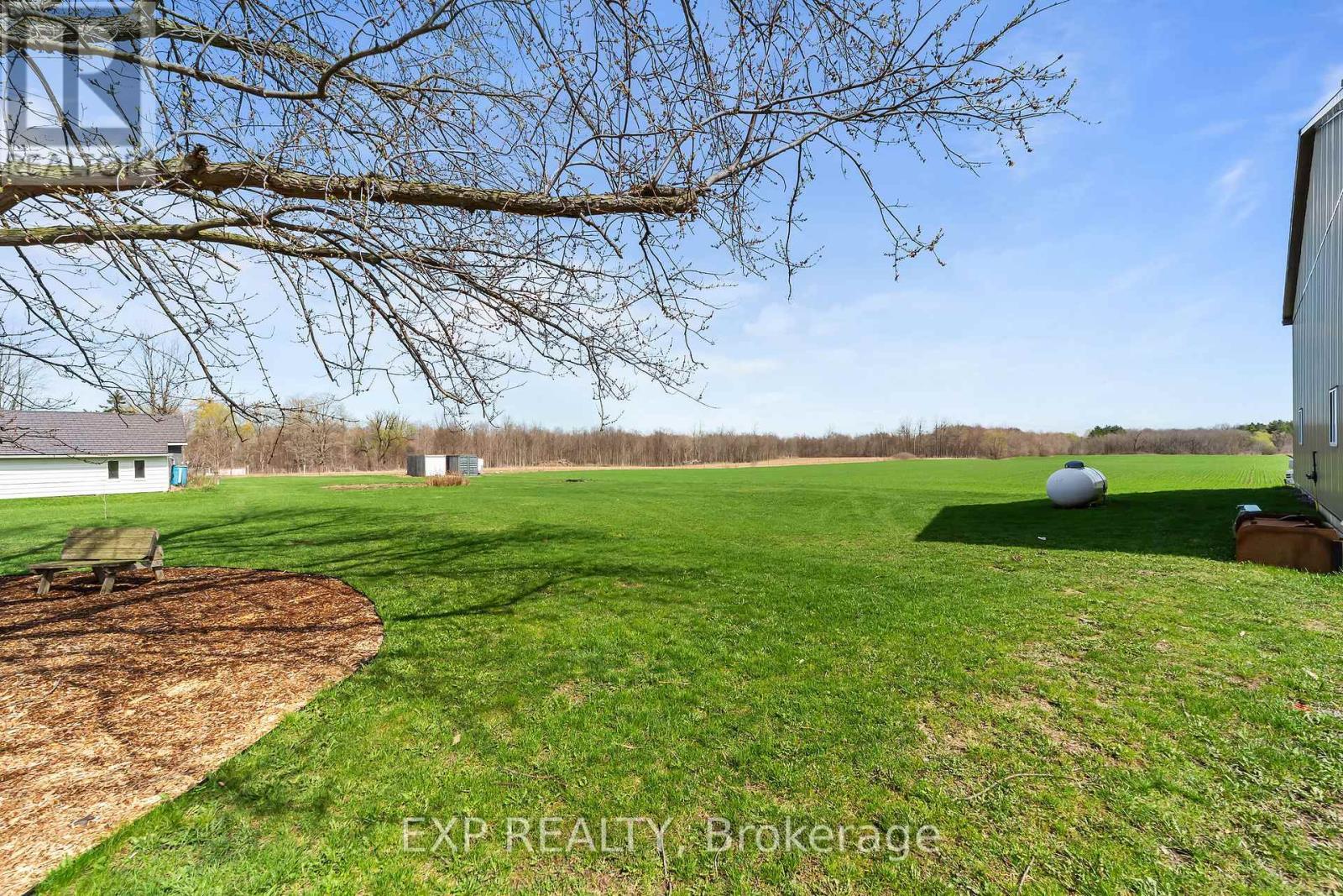 9221 Hickory Drive, Strathroy-Caradoc, ON - Outdoor