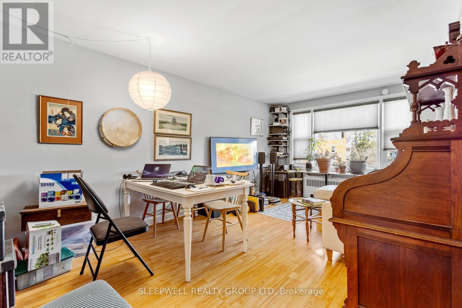 54 Centennial Boulevard, Ottawa, ON - Indoor Photo Showing Dining Room