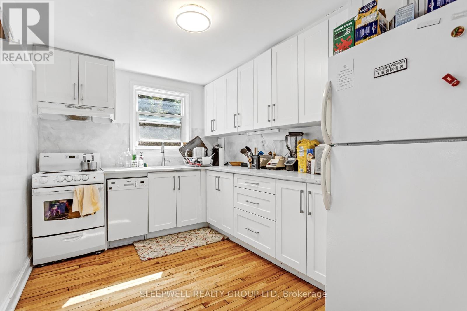 54 Centennial Boulevard, Ottawa, ON - Indoor Photo Showing Kitchen
