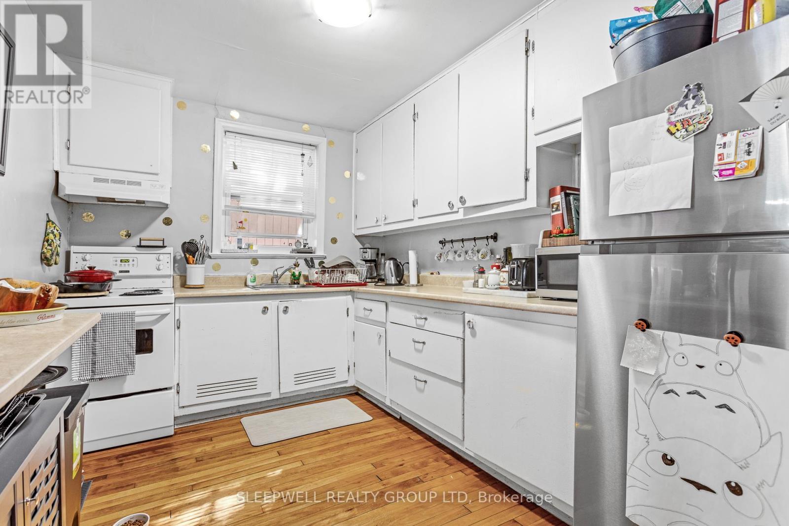 54 Centennial Boulevard, Ottawa, ON - Indoor Photo Showing Kitchen