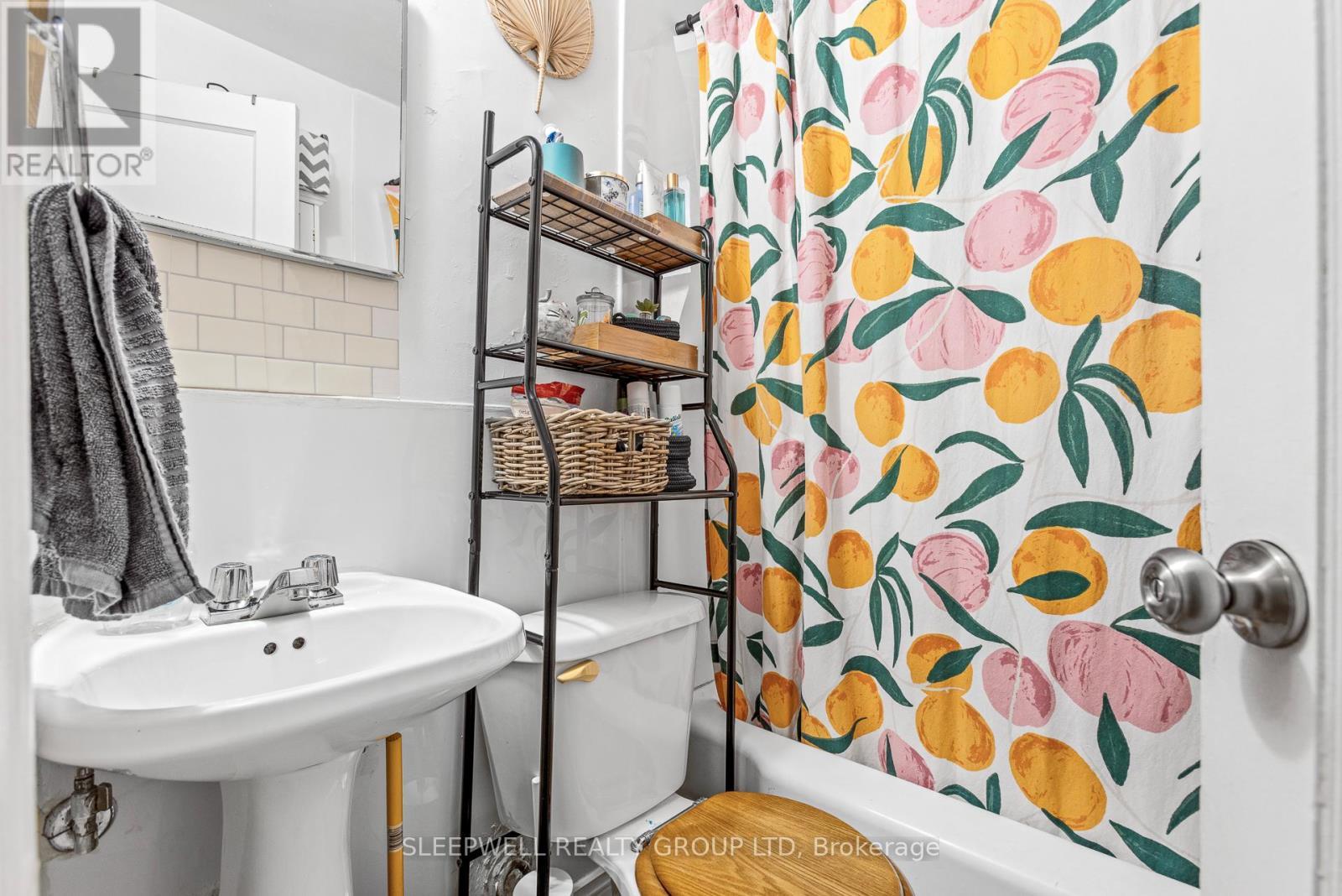 54 Centennial Boulevard, Ottawa, ON - Indoor Photo Showing Bathroom