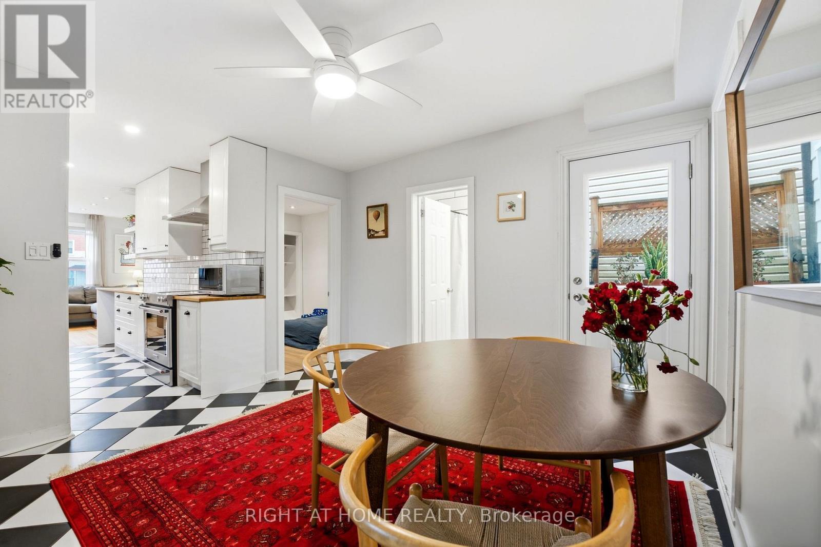 209 Marier Avenue, Ottawa, ON - Indoor Photo Showing Dining Room