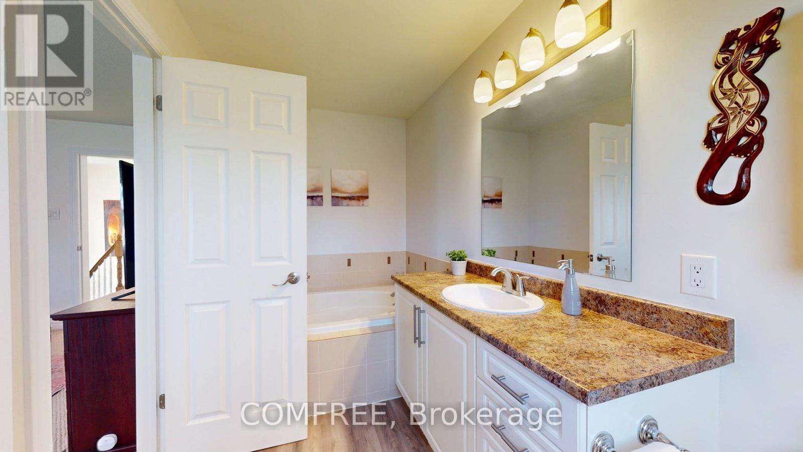 239 Hunterbrook Street, Ottawa, ON - Indoor Photo Showing Bathroom