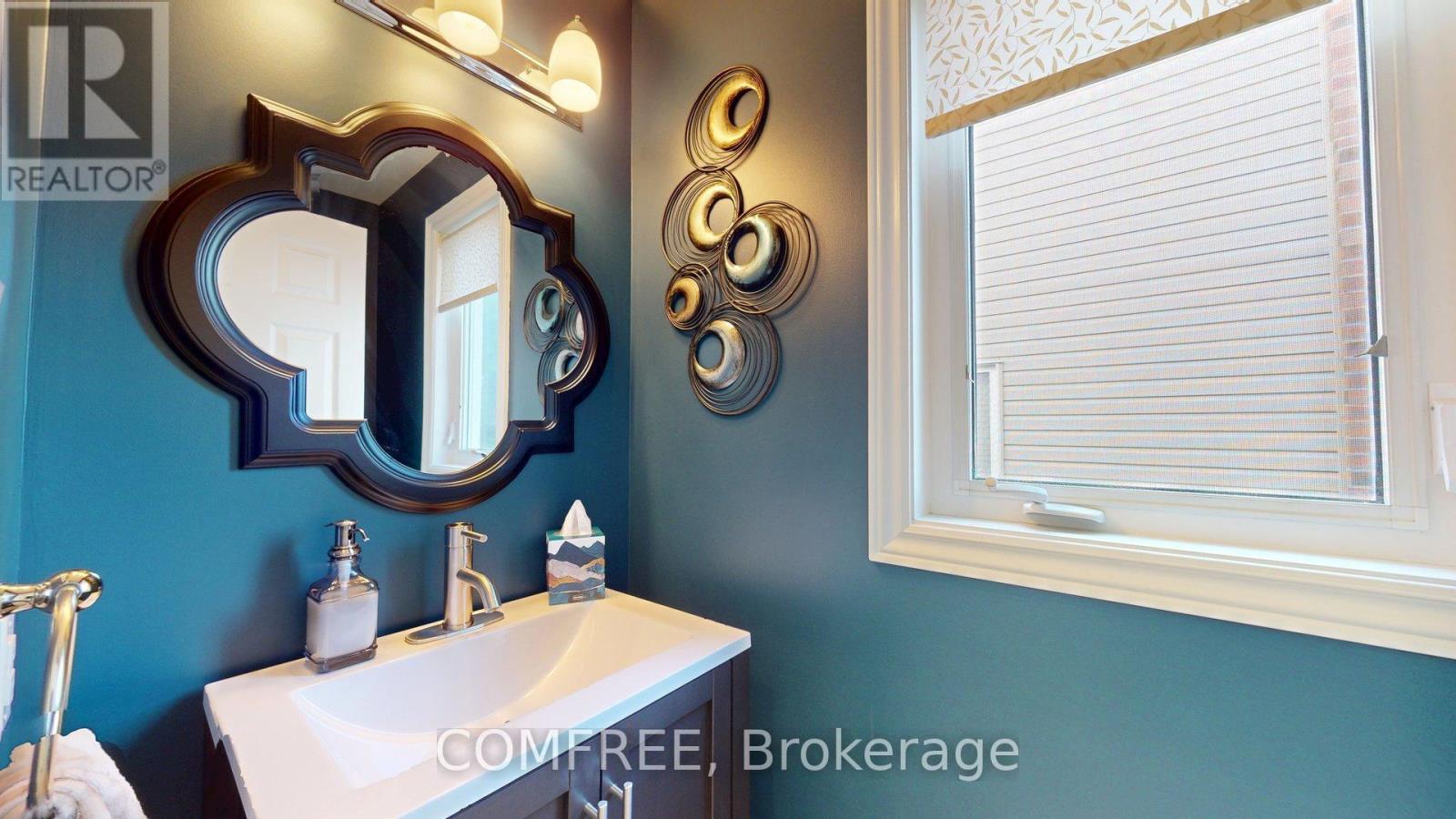 239 Hunterbrook Street, Ottawa, ON - Indoor Photo Showing Bathroom