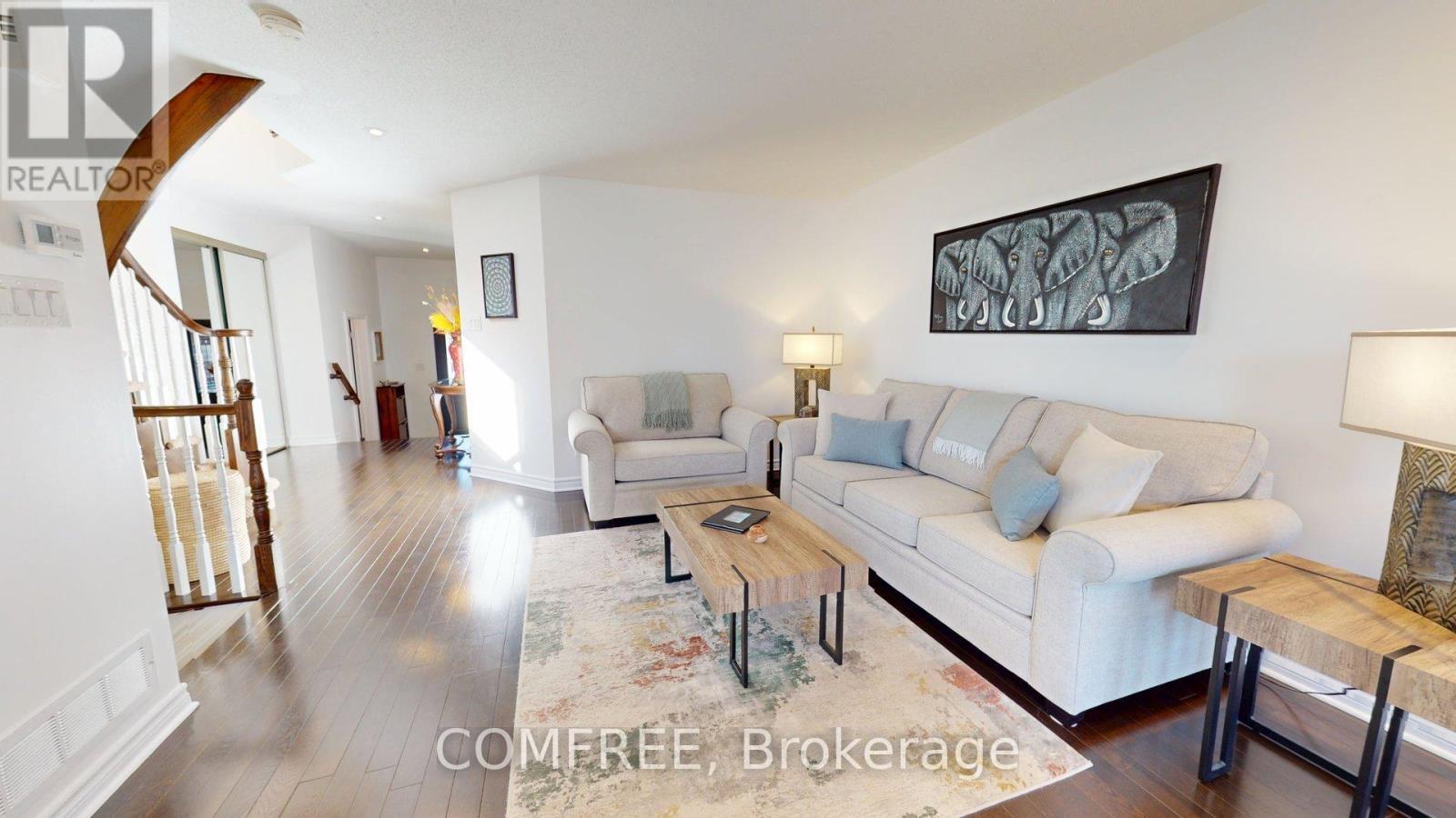 239 Hunterbrook Street, Ottawa, ON - Indoor Photo Showing Living Room