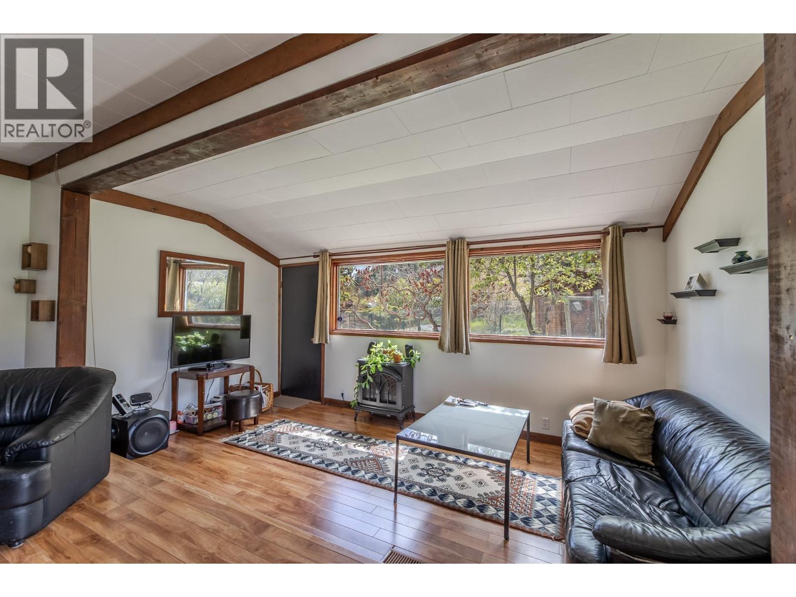 12009 Giants Head Road, Summerland, BC - Indoor Photo Showing Living Room