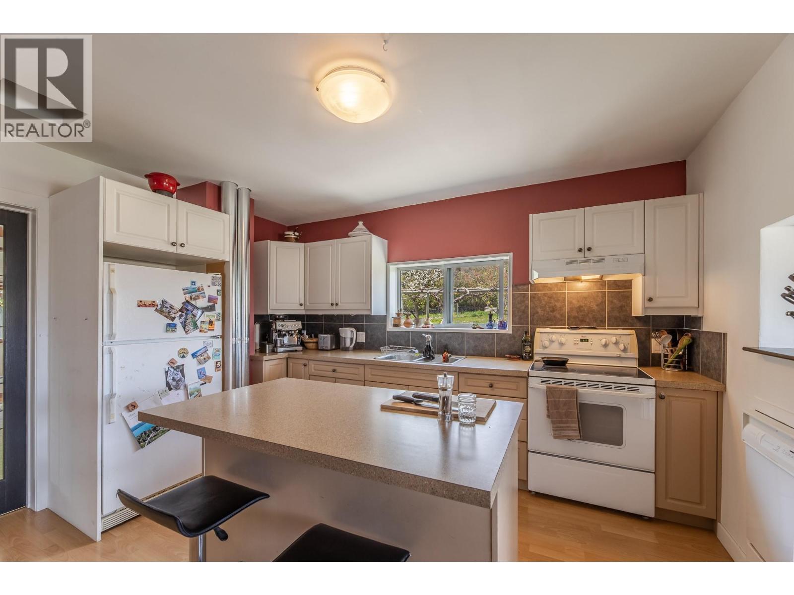 12009 Giants Head Road, Summerland, BC - Indoor Photo Showing Kitchen