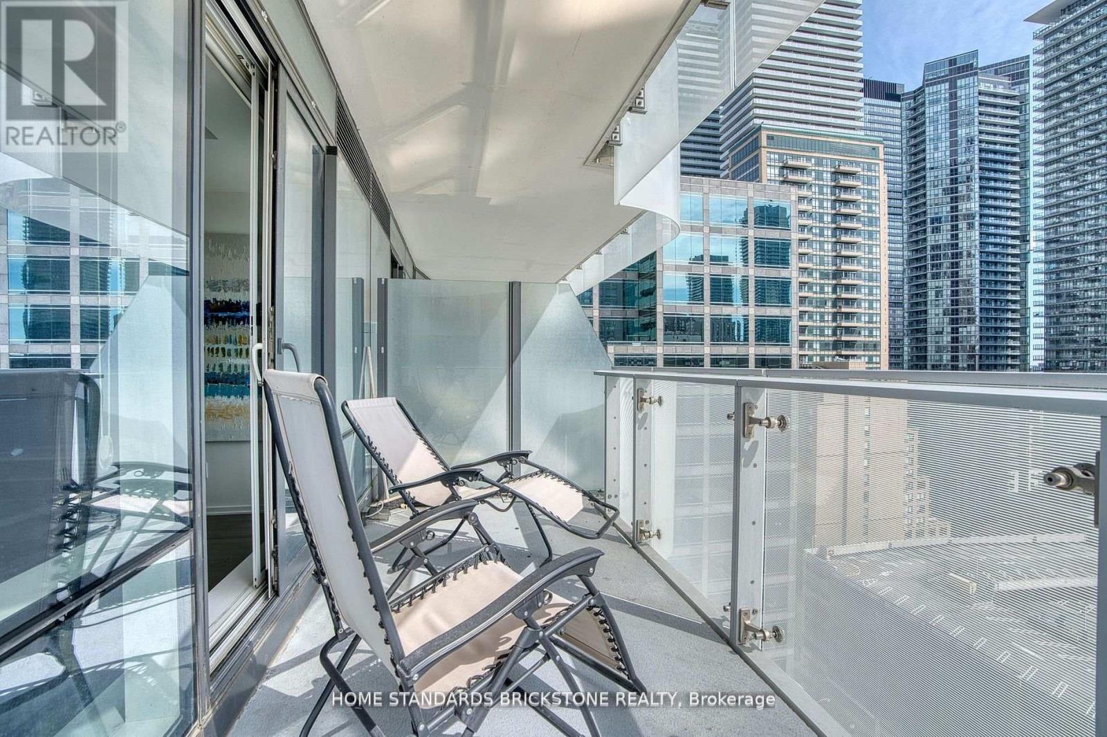 1306 - 1 Bloor Street E, Toronto, ON - Outdoor