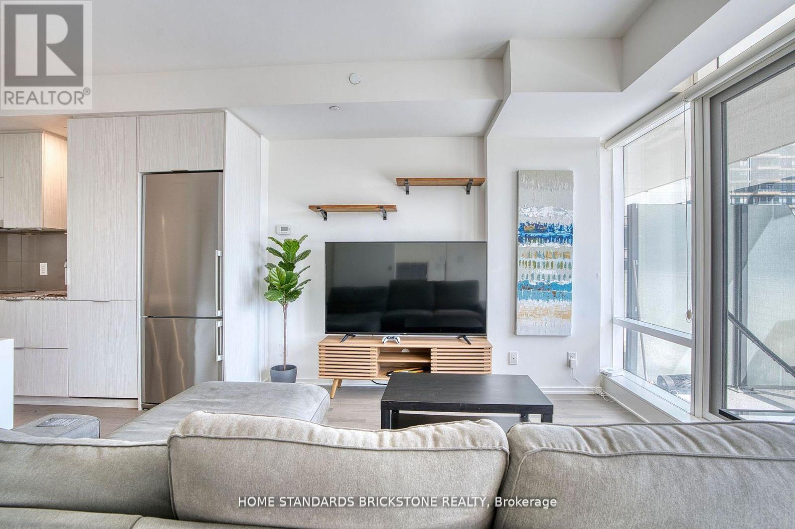 1306 - 1 Bloor Street E, Toronto, ON - Indoor Photo Showing Living Room