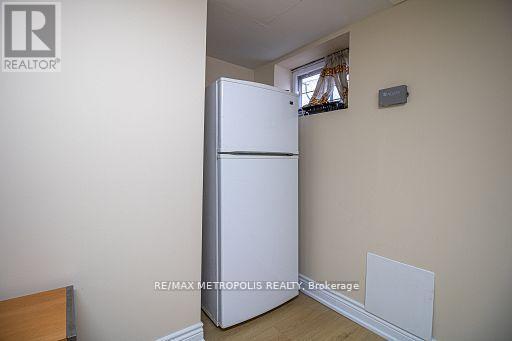 Bsmt - 37 Albacore Crescent, Toronto, ON - Indoor Photo Showing Other Room