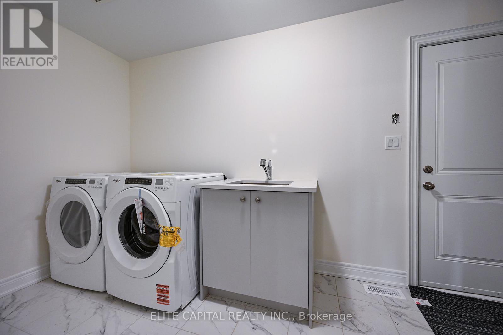 147 Berczy Green Drive, Markham, ON - Indoor Photo Showing Laundry Room
