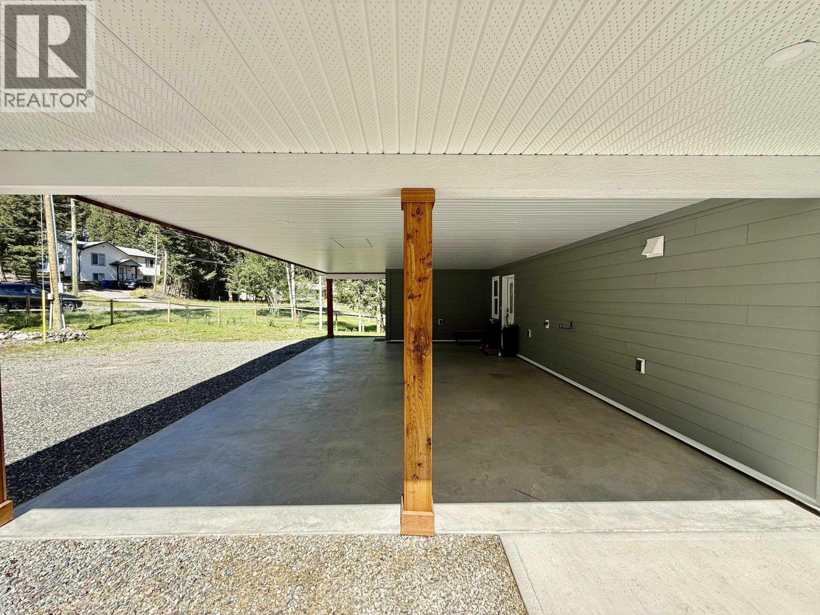 4985 Kyllo Road, 108 Mile Ranch, BC - With Exterior
