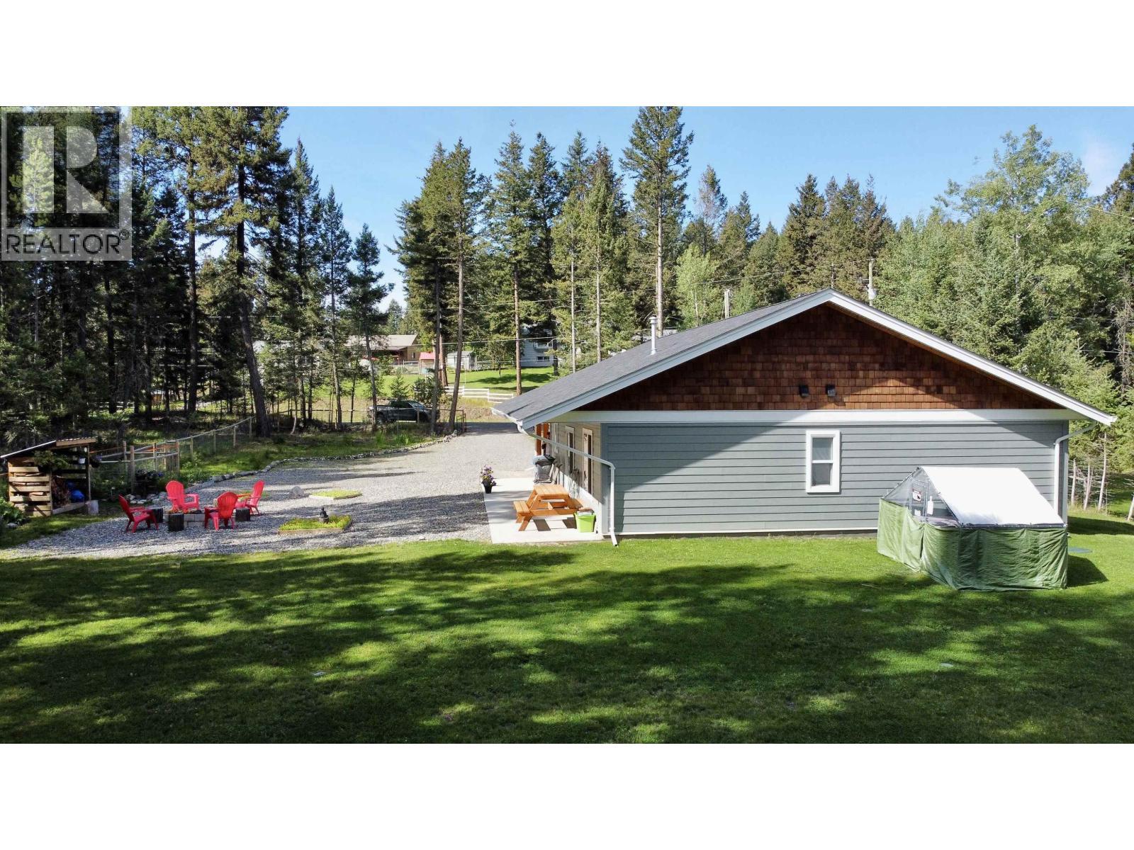 4985 Kyllo Road, 108 Mile Ranch, BC - Outdoor