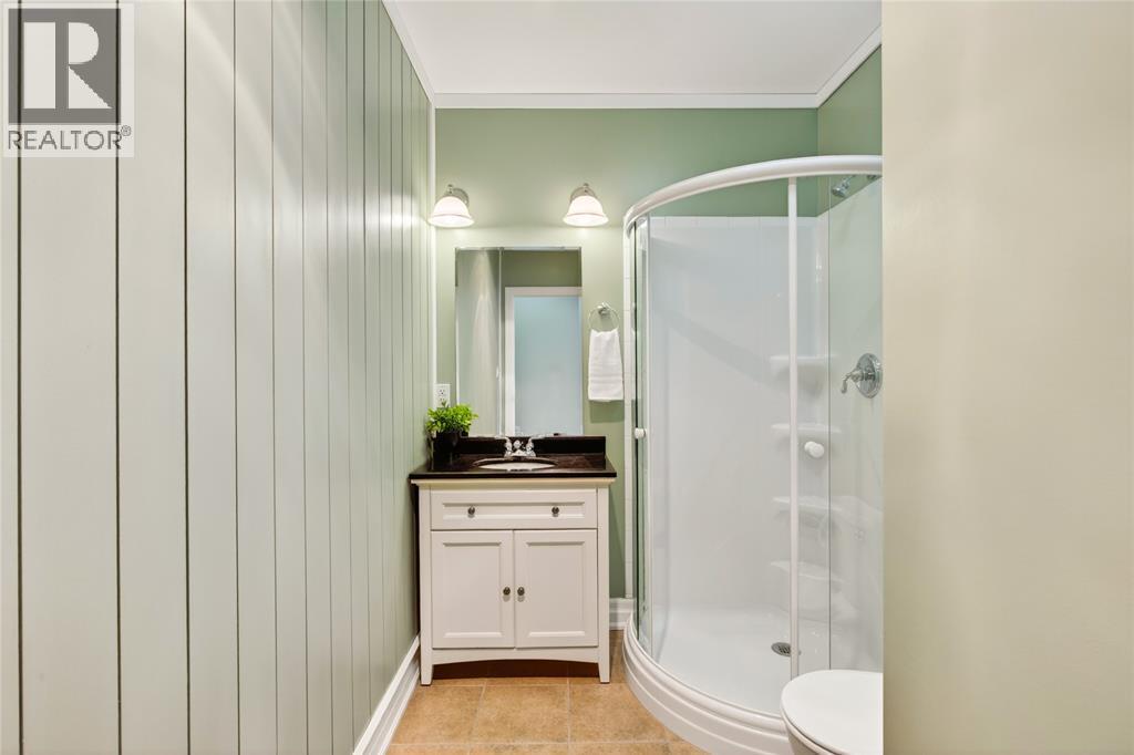 1550 Venetian Boulevard Unit# 310, Point Edward, ON - Indoor Photo Showing Bathroom