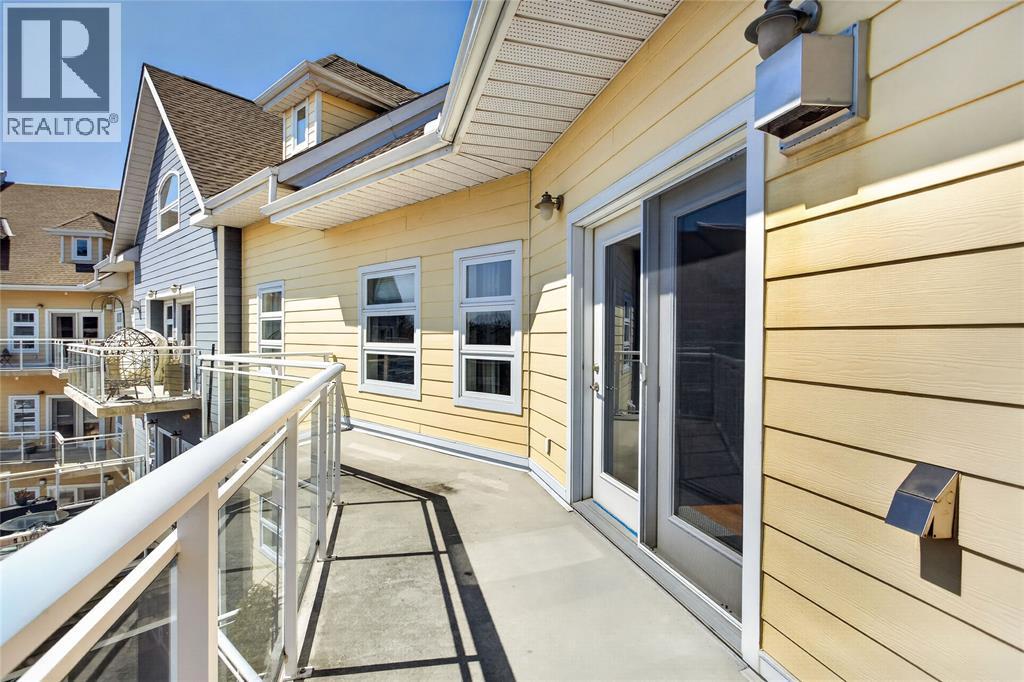 1550 Venetian Boulevard Unit# 310, Point Edward, ON - Outdoor With Balcony With Exterior
