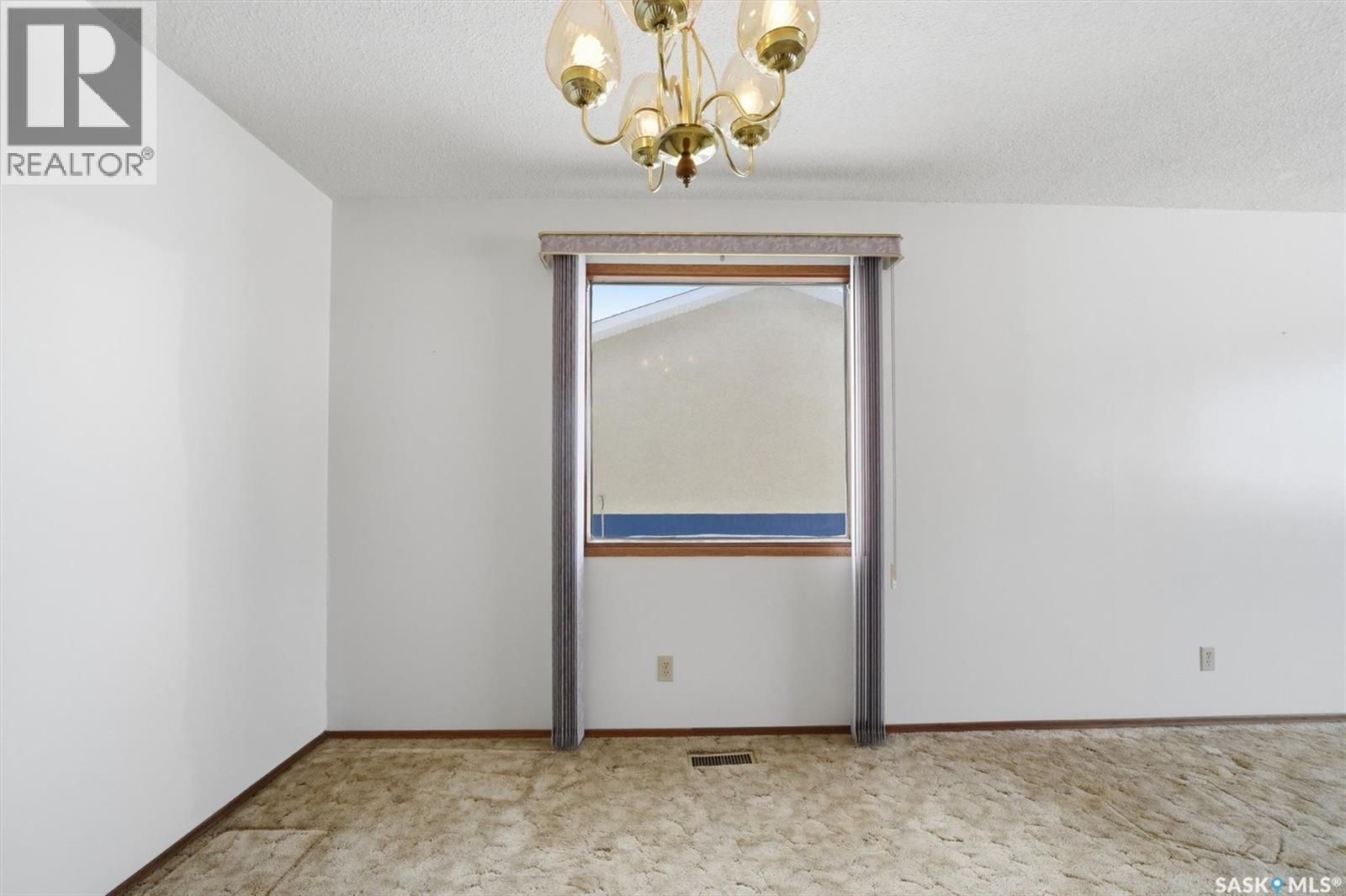 17 Churchill Drive, Saskatoon, SK - Indoor Photo Showing Other Room
