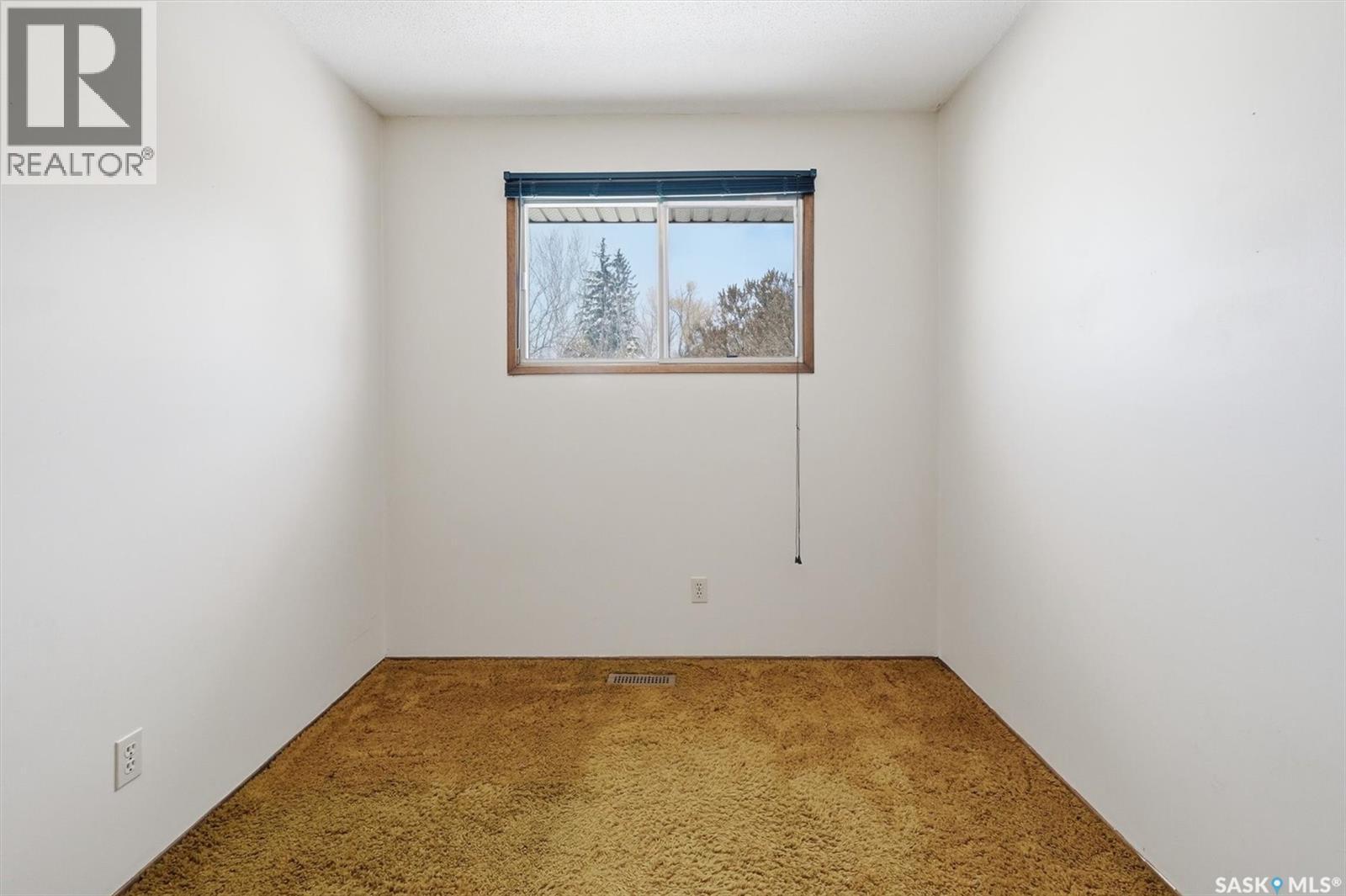 17 Churchill Drive, Saskatoon, SK - Indoor Photo Showing Other Room