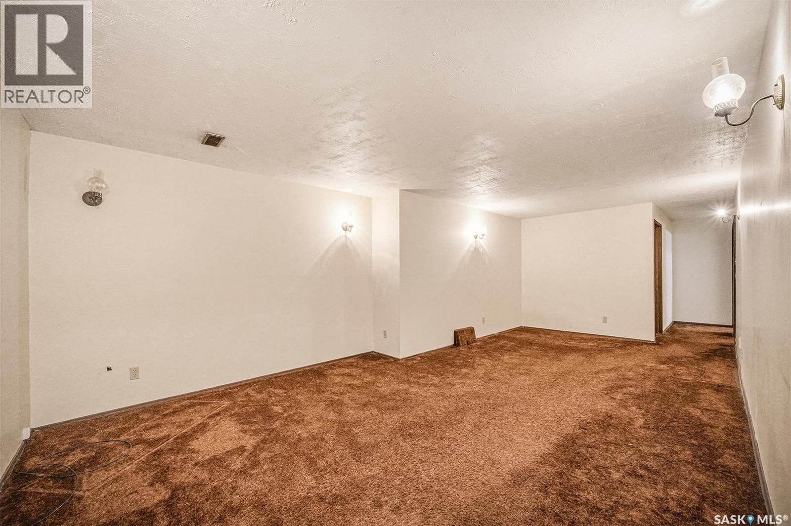 17 Churchill Drive, Saskatoon, SK - Indoor Photo Showing Other Room
