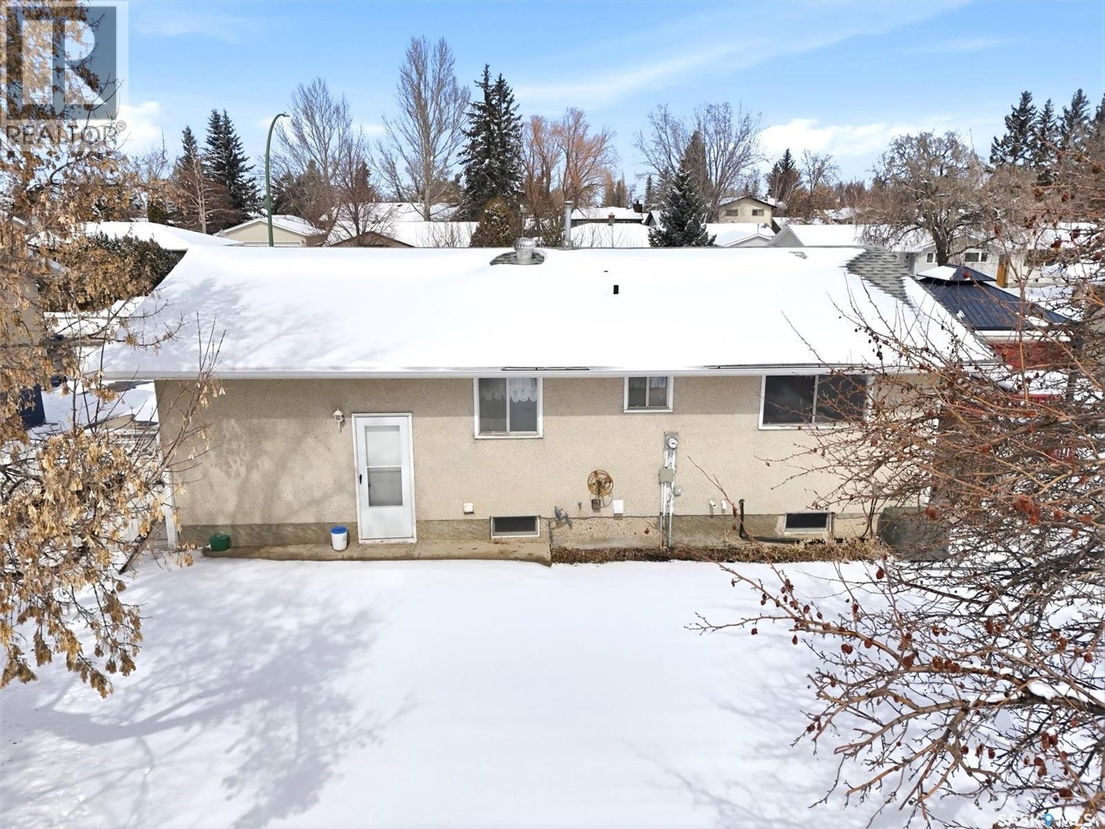 17 Churchill Drive, Saskatoon, SK - Outdoor