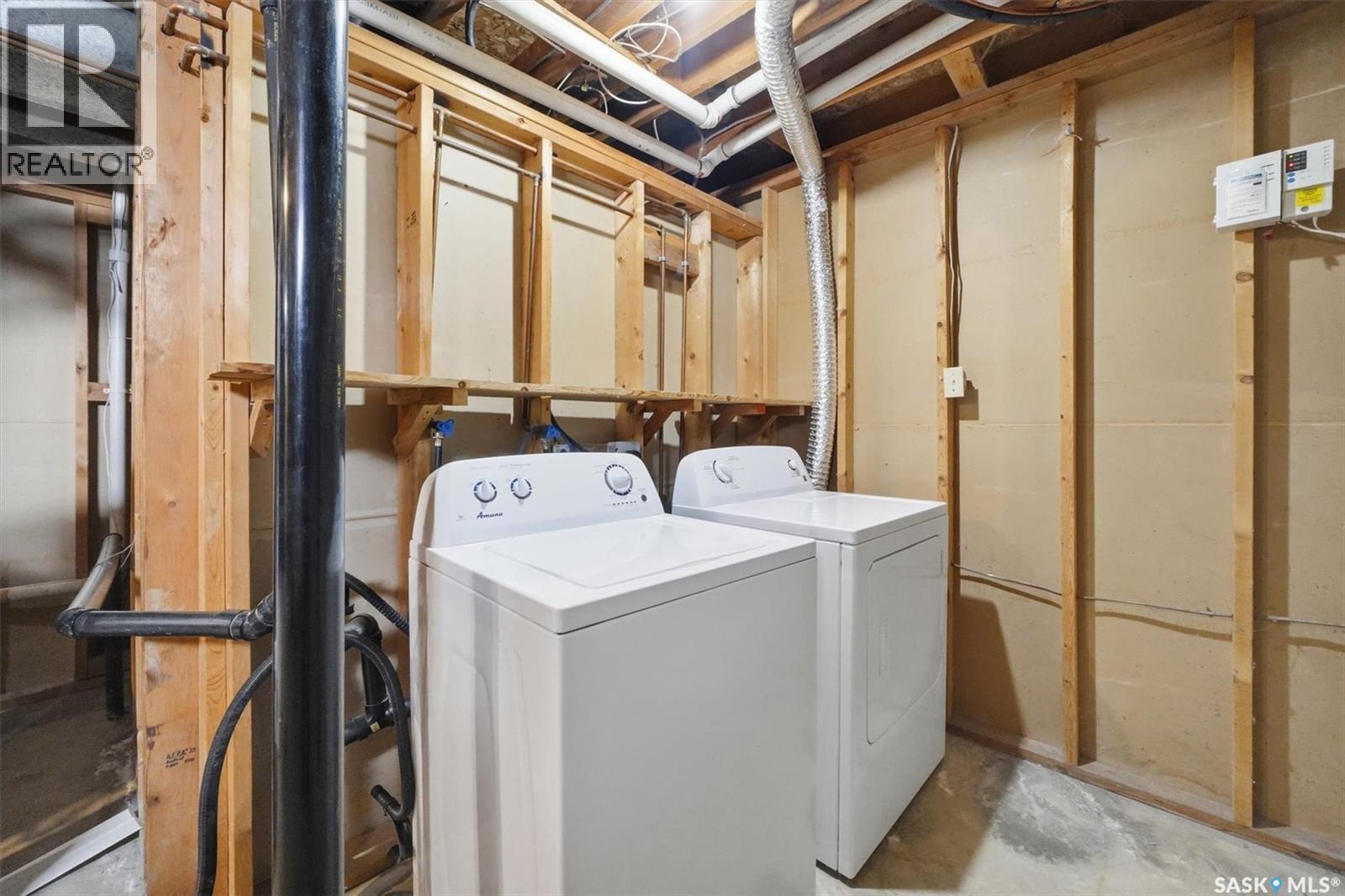 17 Churchill Drive, Saskatoon, SK - Indoor Photo Showing Laundry Room