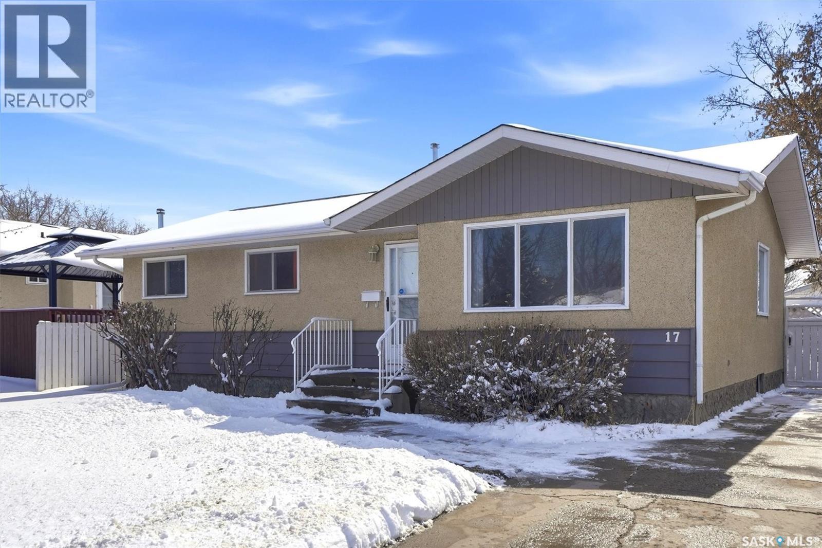 17 Churchill Drive, Saskatoon, SK - Outdoor