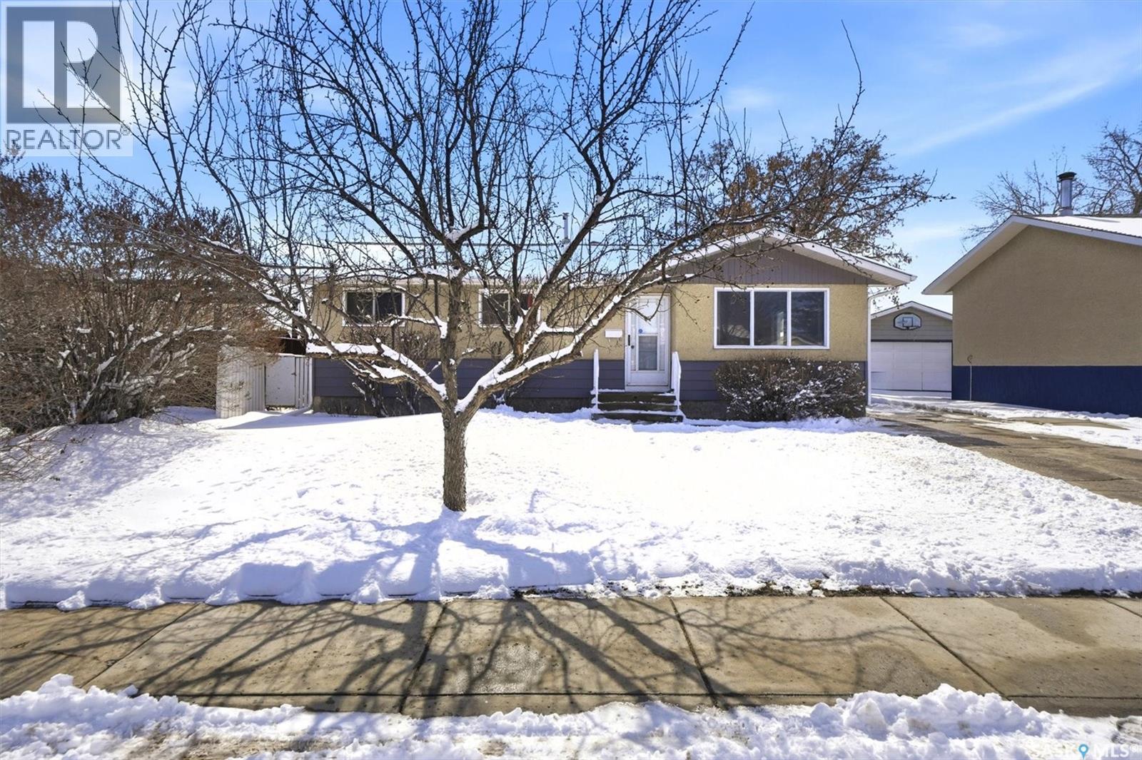 17 Churchill Drive, Saskatoon, SK - Outdoor