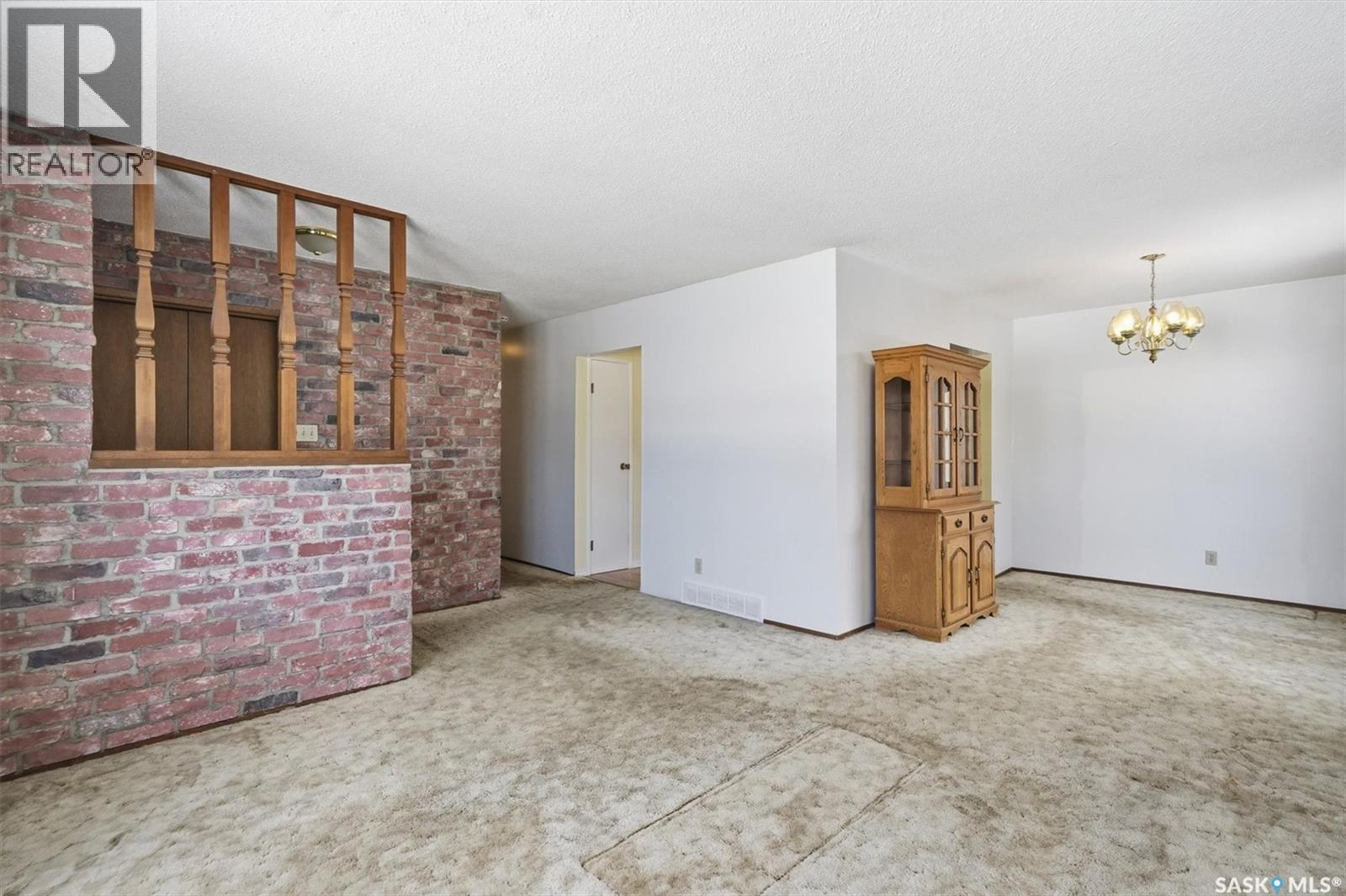 17 Churchill Drive, Saskatoon, SK - Indoor Photo Showing Other Room