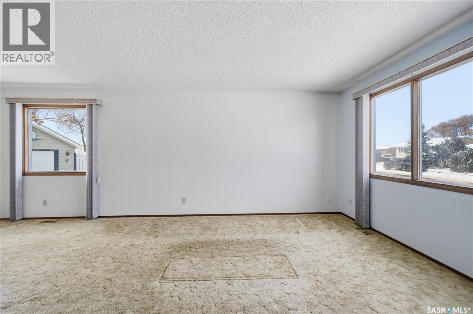 17 Churchill Drive, Saskatoon, SK - Indoor Photo Showing Other Room