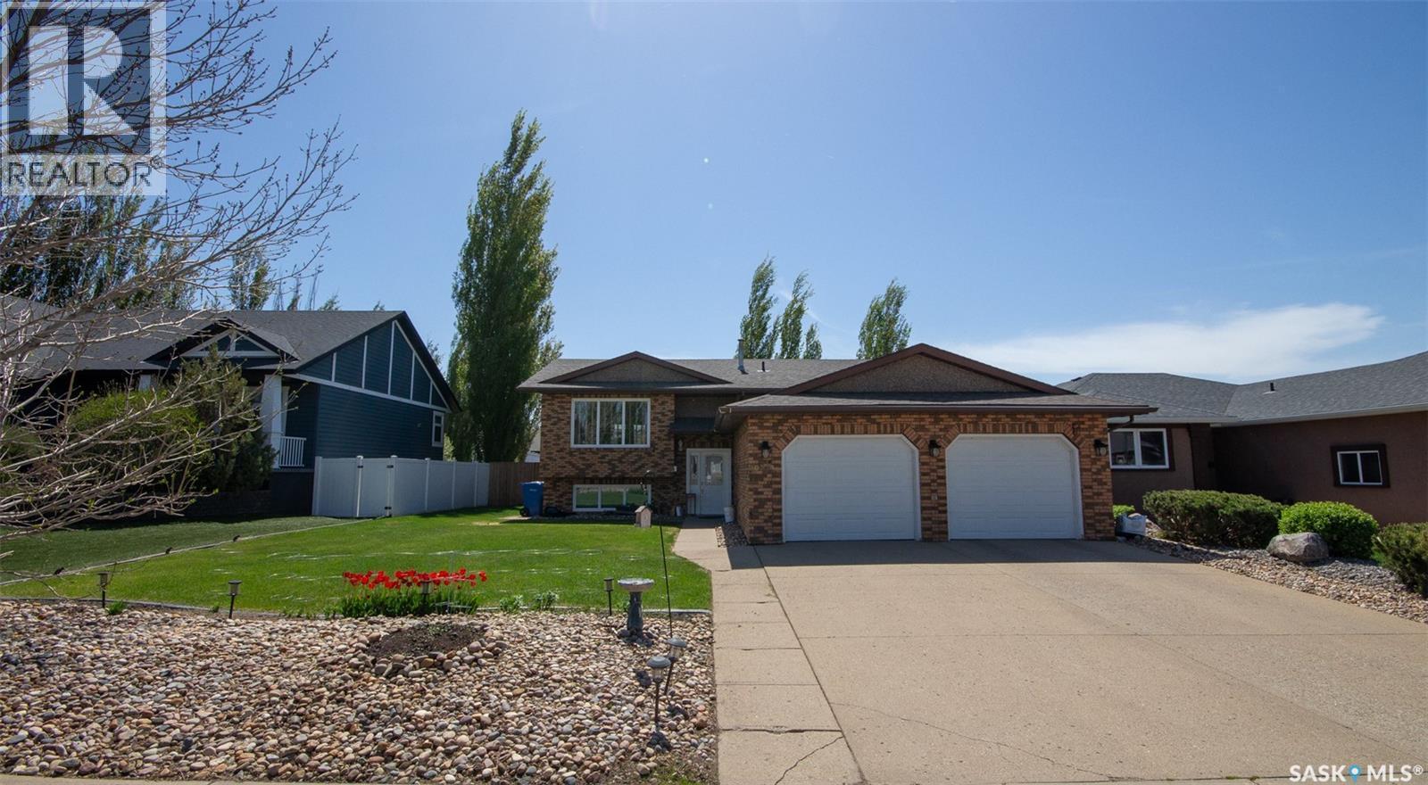 10314 Bunce Crescent, North Battleford, SK - Outdoor