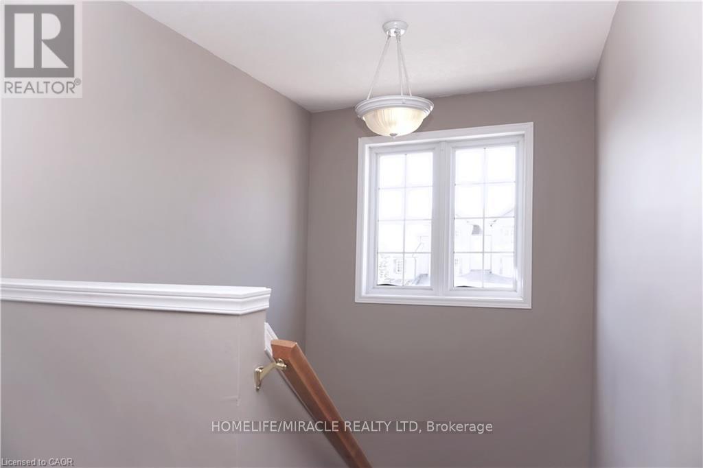 40 Madeleine Street, Kitchener, ON