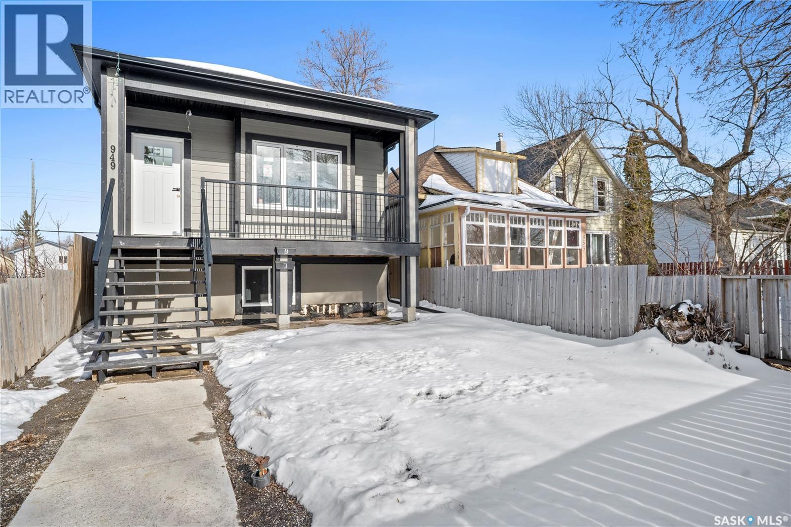 949 Robinson Street, Regina, SK - Outdoor