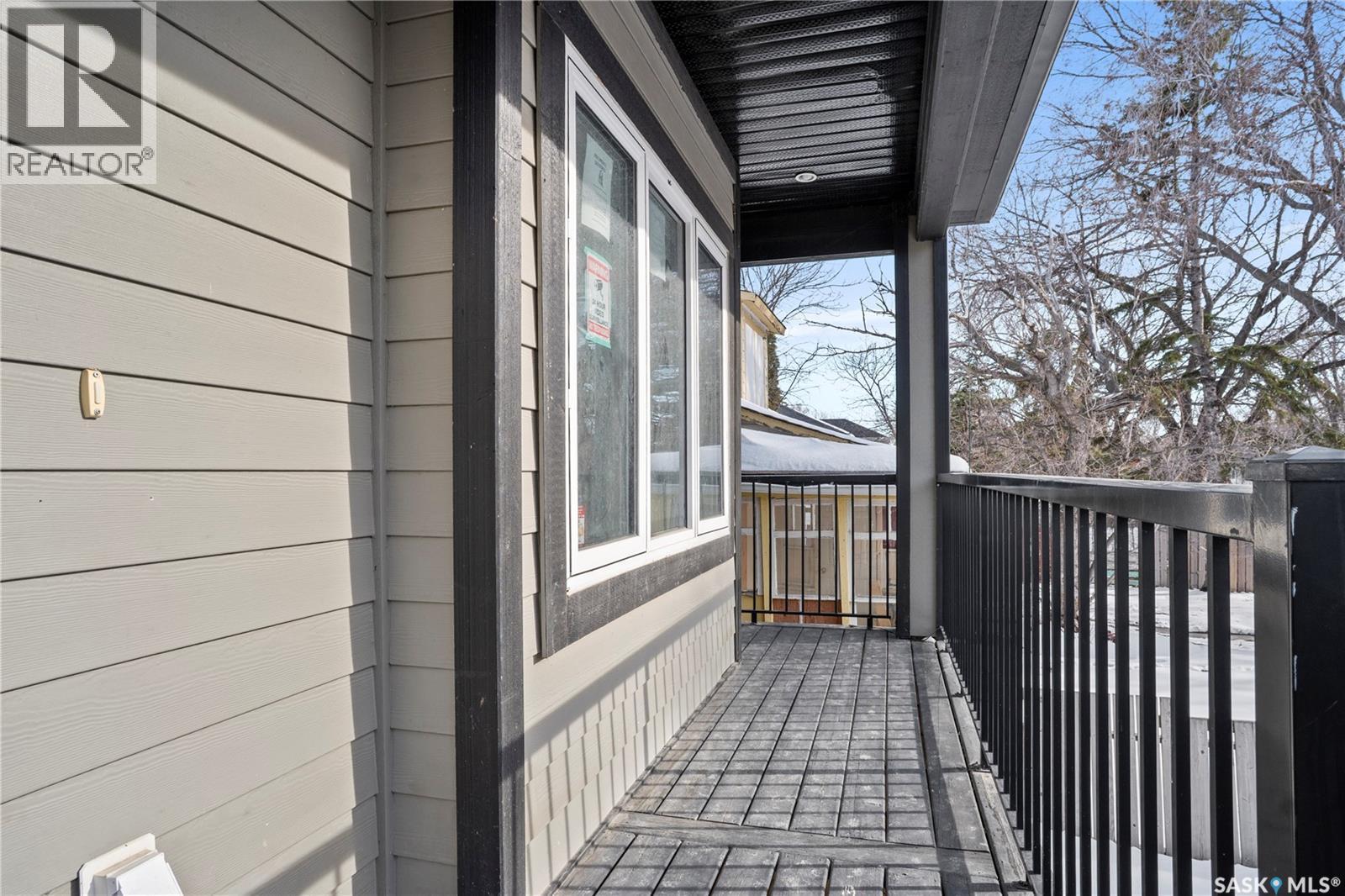949 Robinson Street, Regina, SK - Outdoor With Exterior