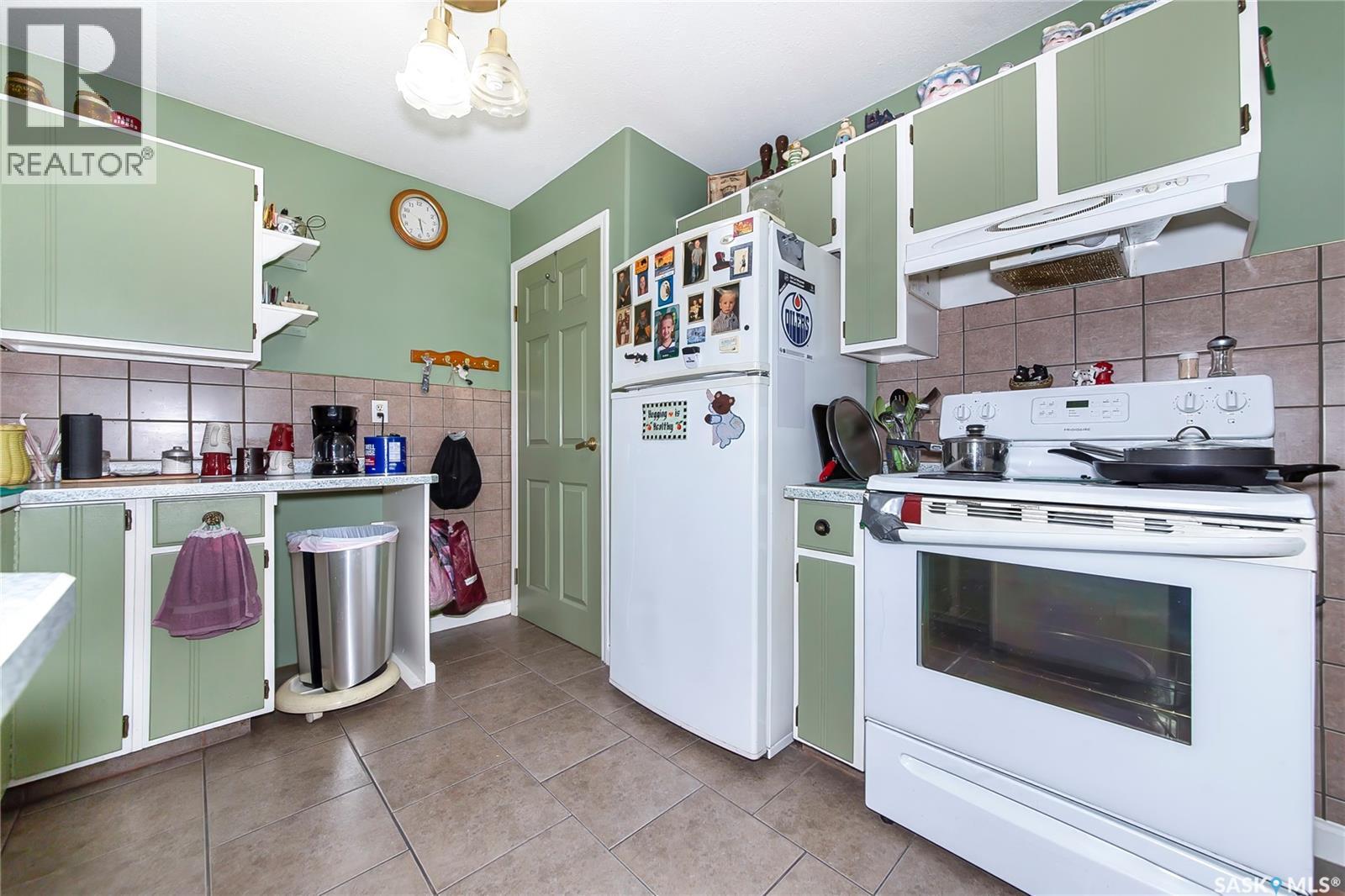3550 33Rd Street W, Saskatoon, SK - Indoor Photo Showing Kitchen